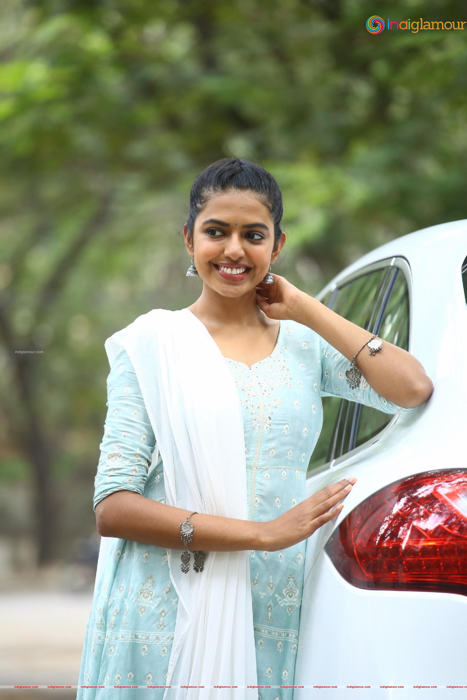 Shivani Rajasekhar Actress hd photo