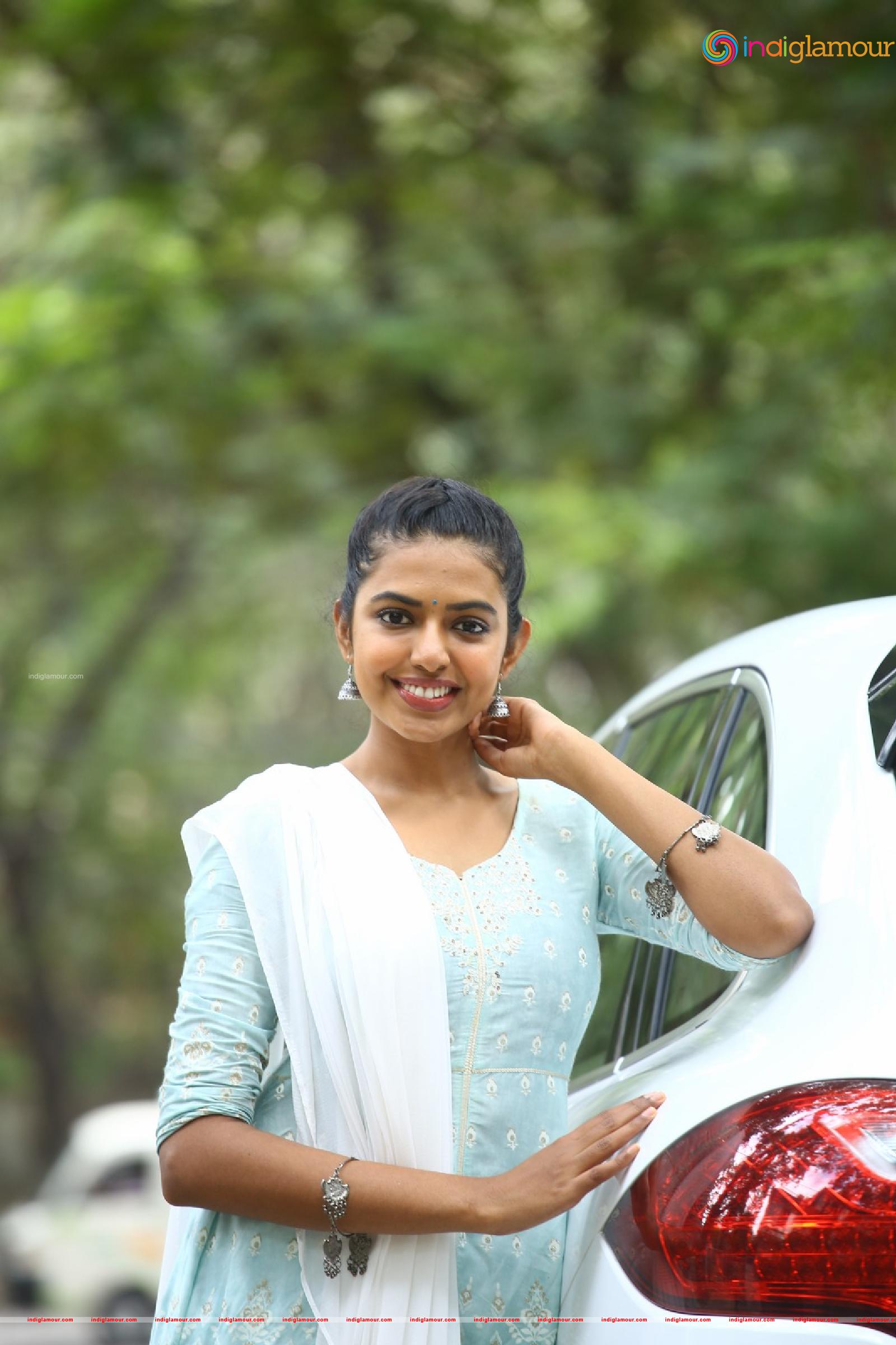 Shivani Rajasekhar Actress hd photo