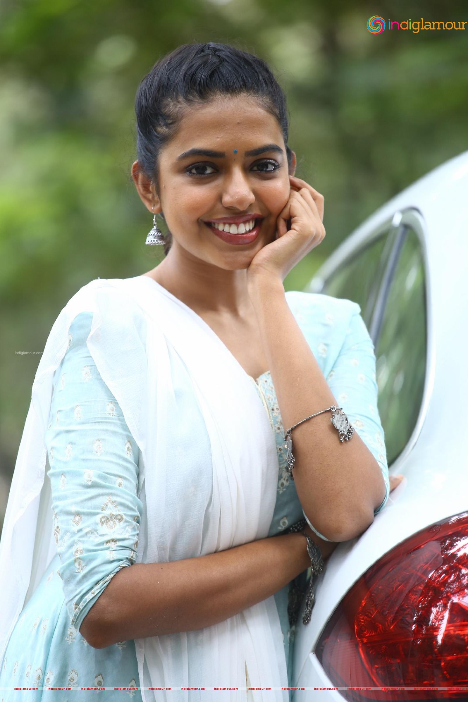 Shivani Rajasekhar Actress hd photo