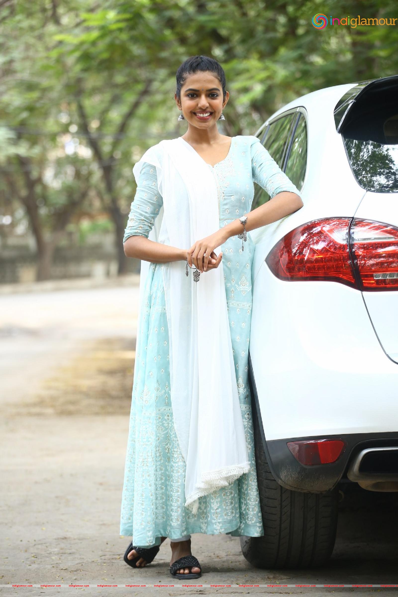 Shivani Rajasekhar Actress hd photo