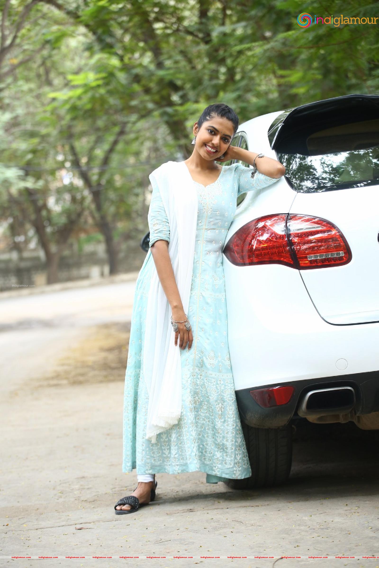 Shivani Rajasekhar Actress hd photo