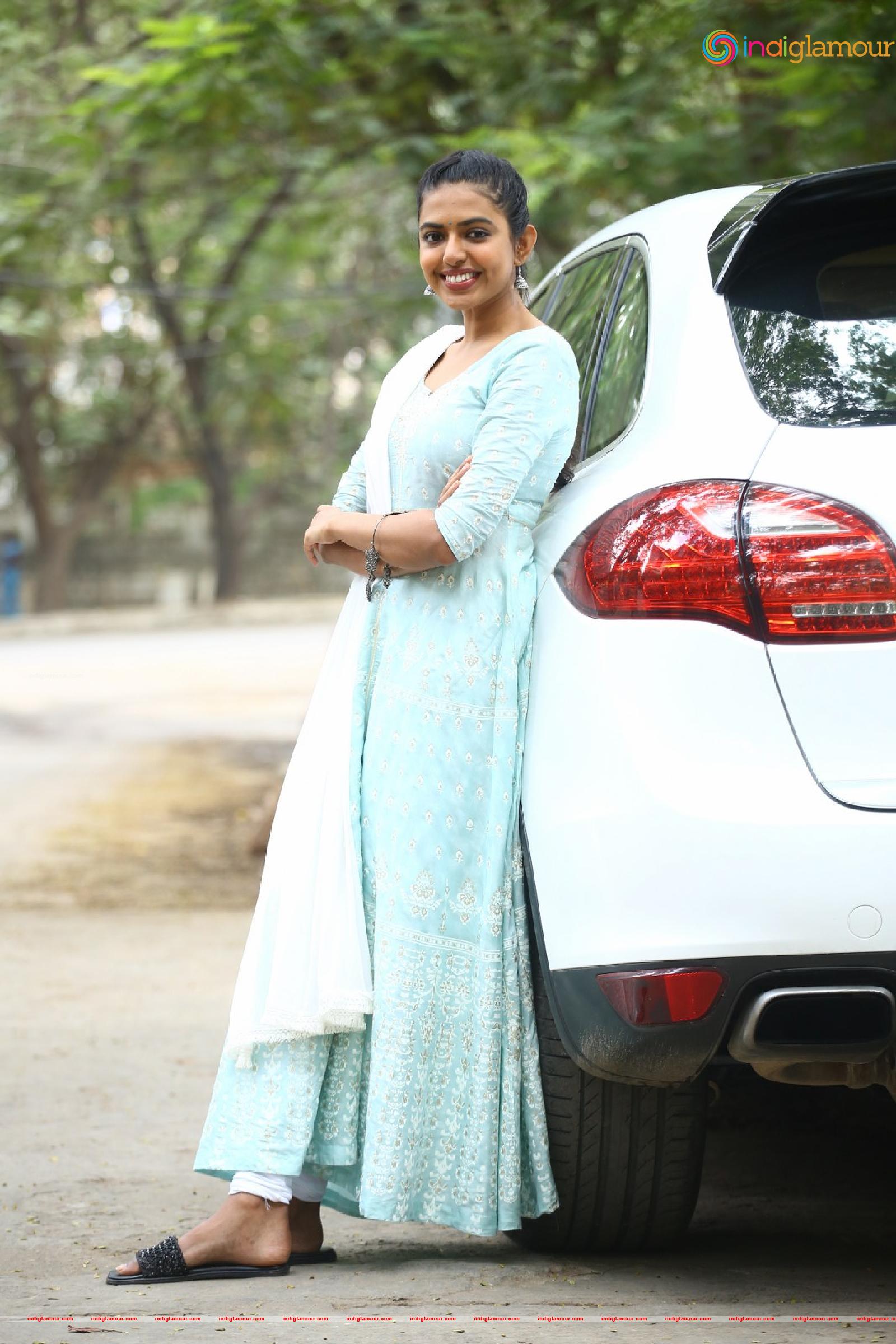 Shivani Rajasekhar Actress hd photo