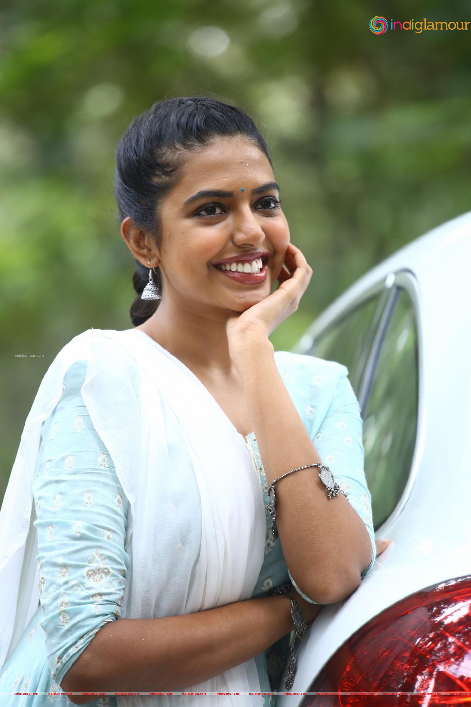 Shivani Rajasekhar Actress hd photo