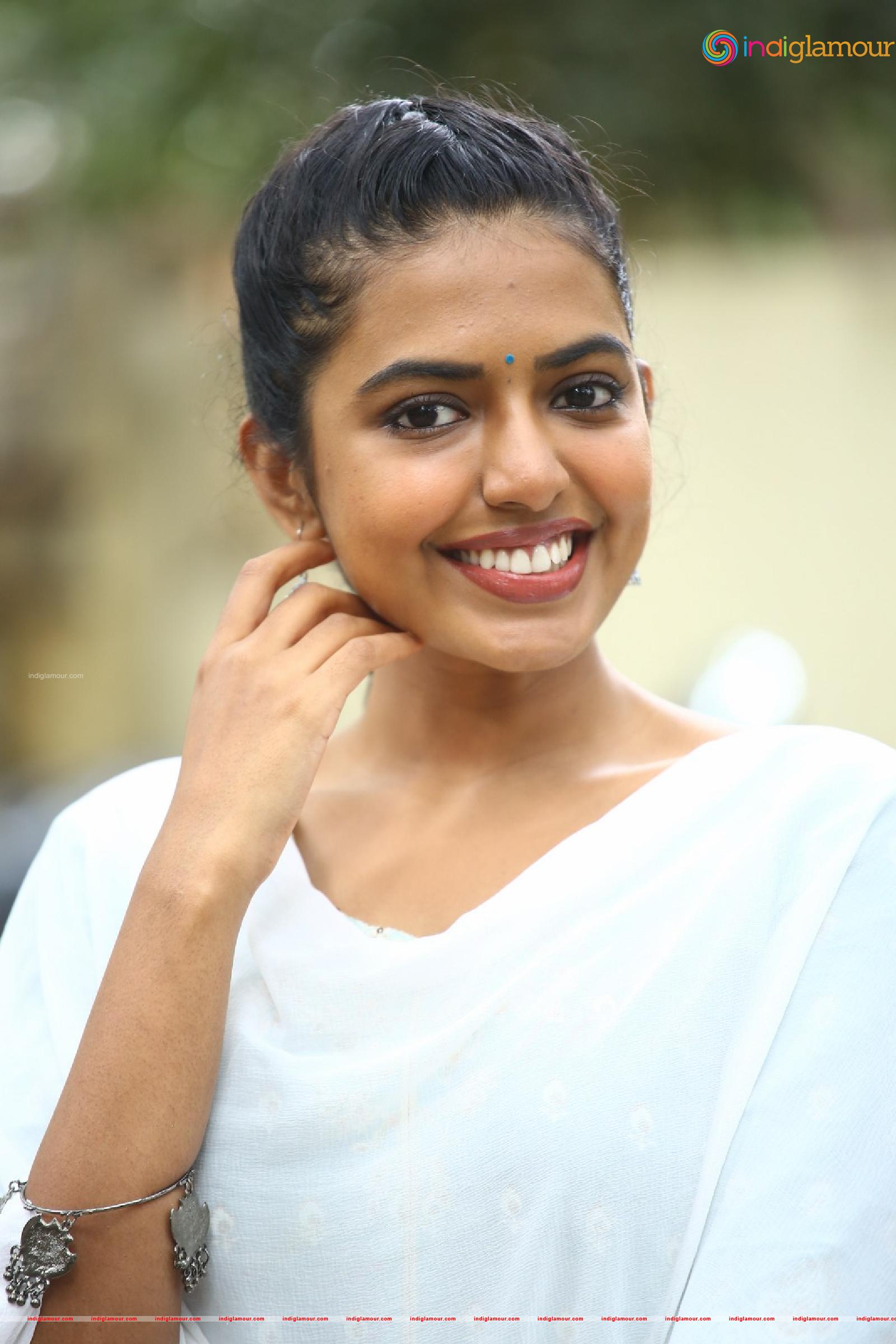 Shivani Rajasekhar Actress hd photo
