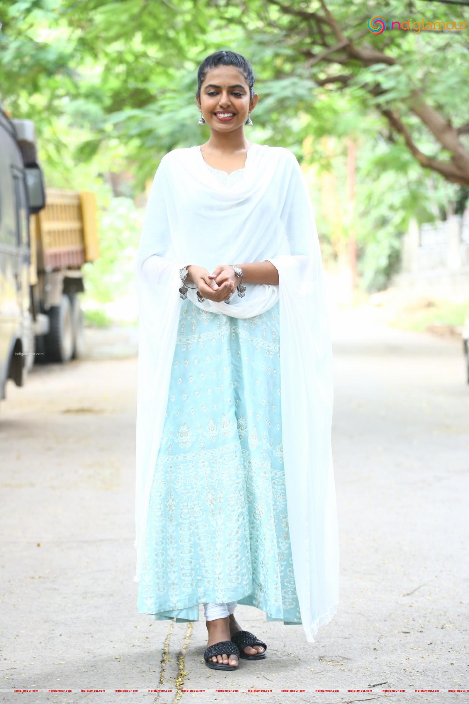 Shivani Rajasekhar Actress hd photo