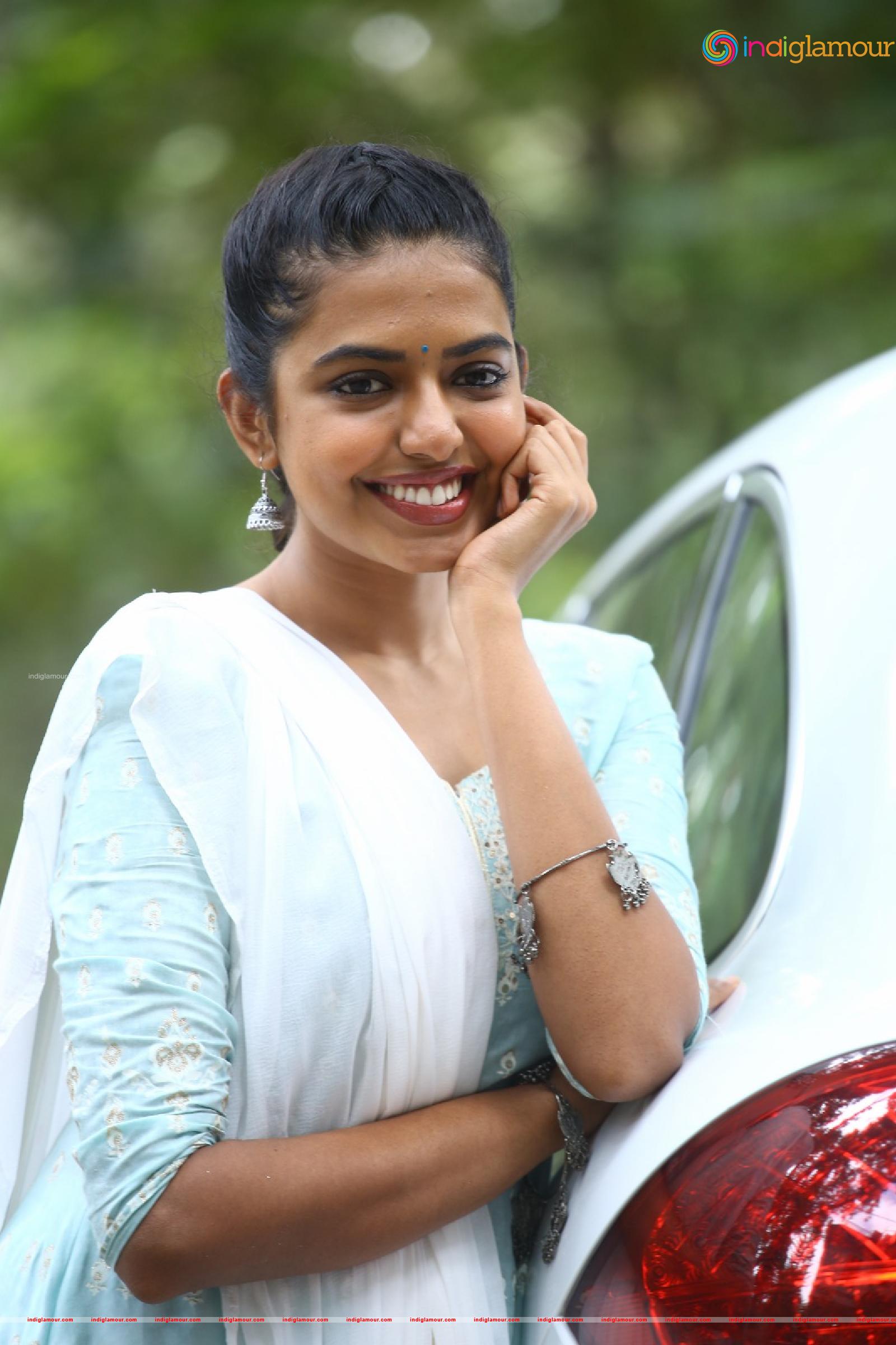 Shivani Rajasekhar Actress hd photo