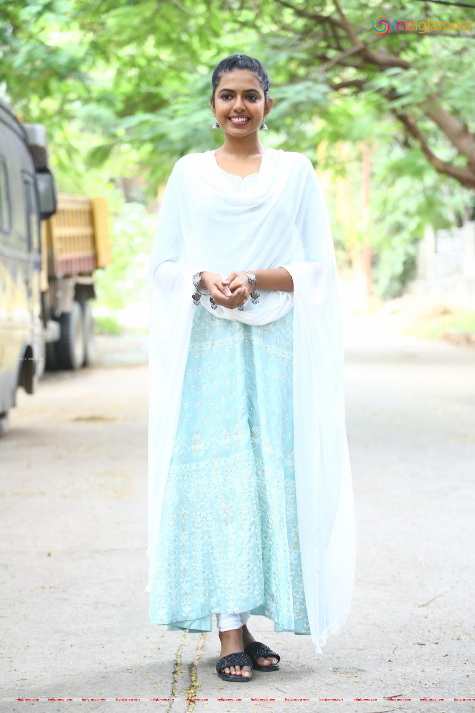 Shivani Rajasekhar Actress hd photo