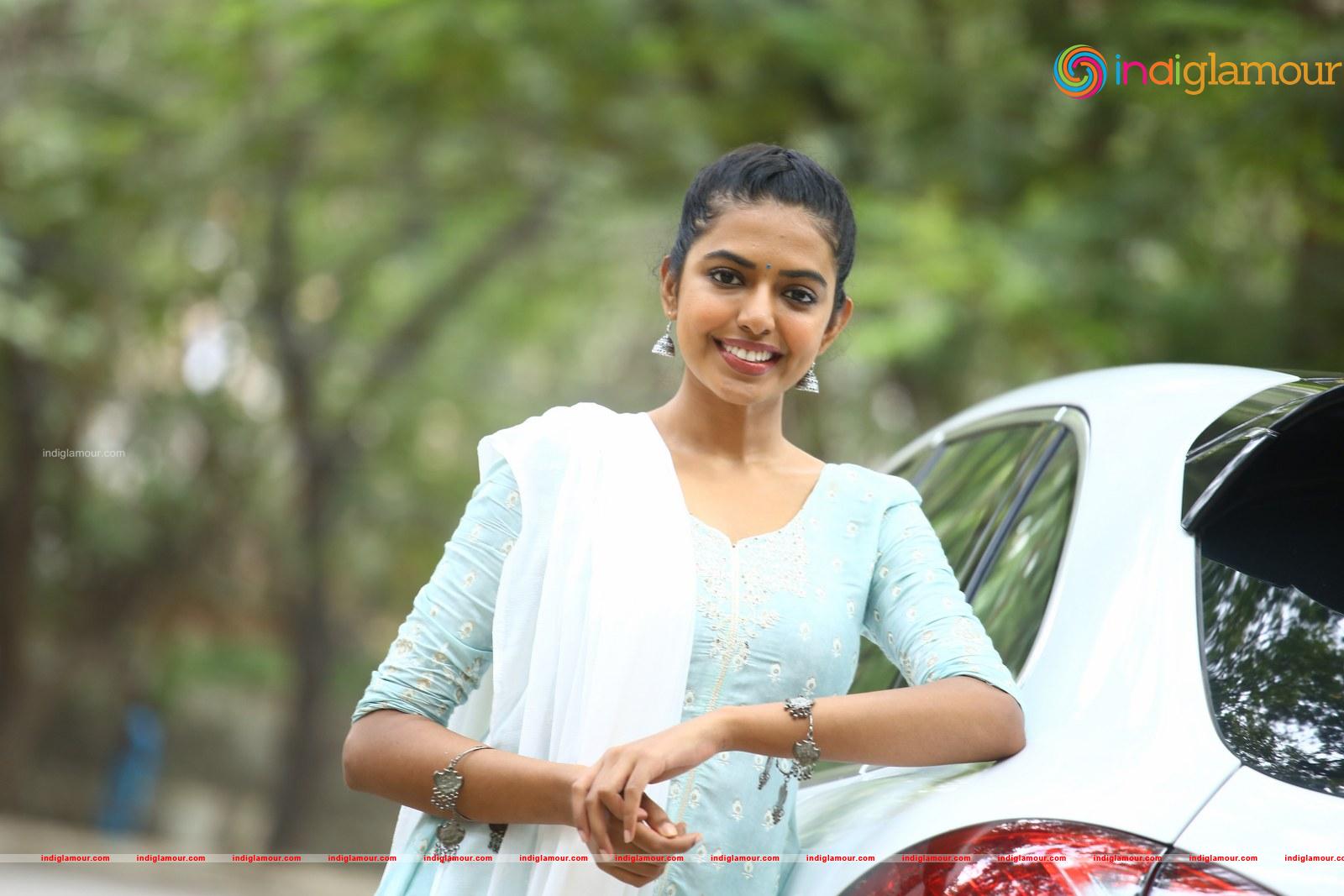 Shivani Rajasekhar Actress hd photo