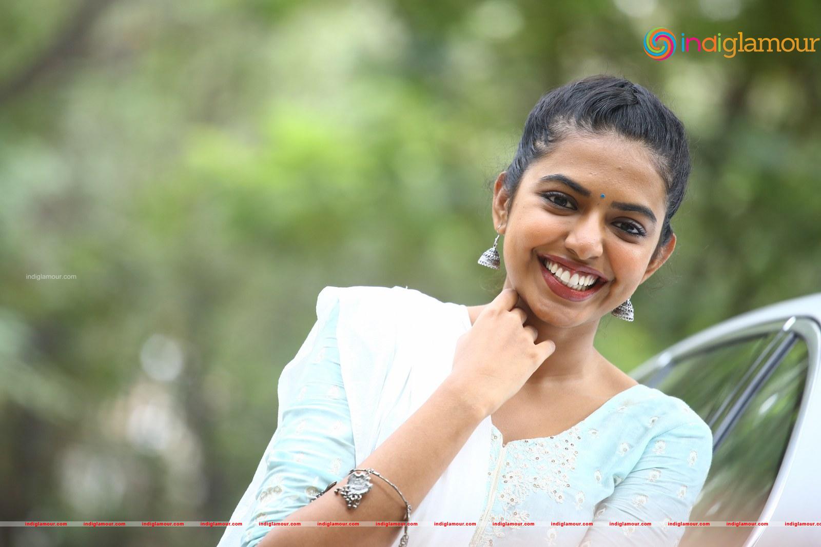 Shivani Rajasekhar Actress hd photo