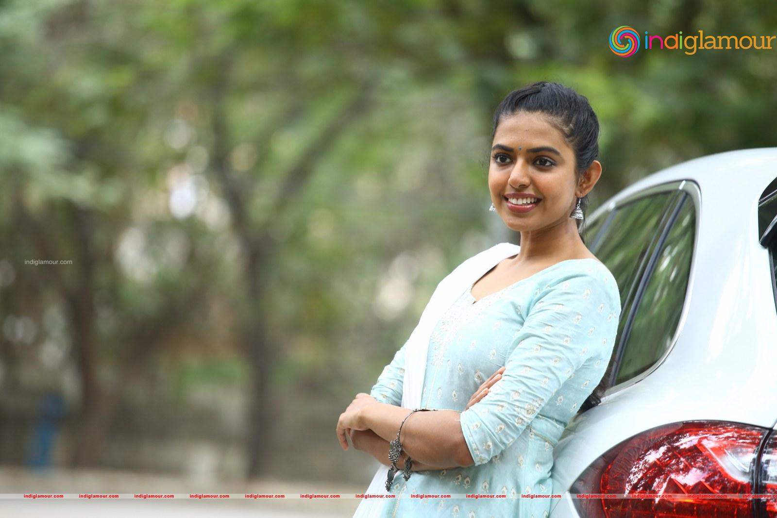 Shivani Rajasekhar Actress hd photo