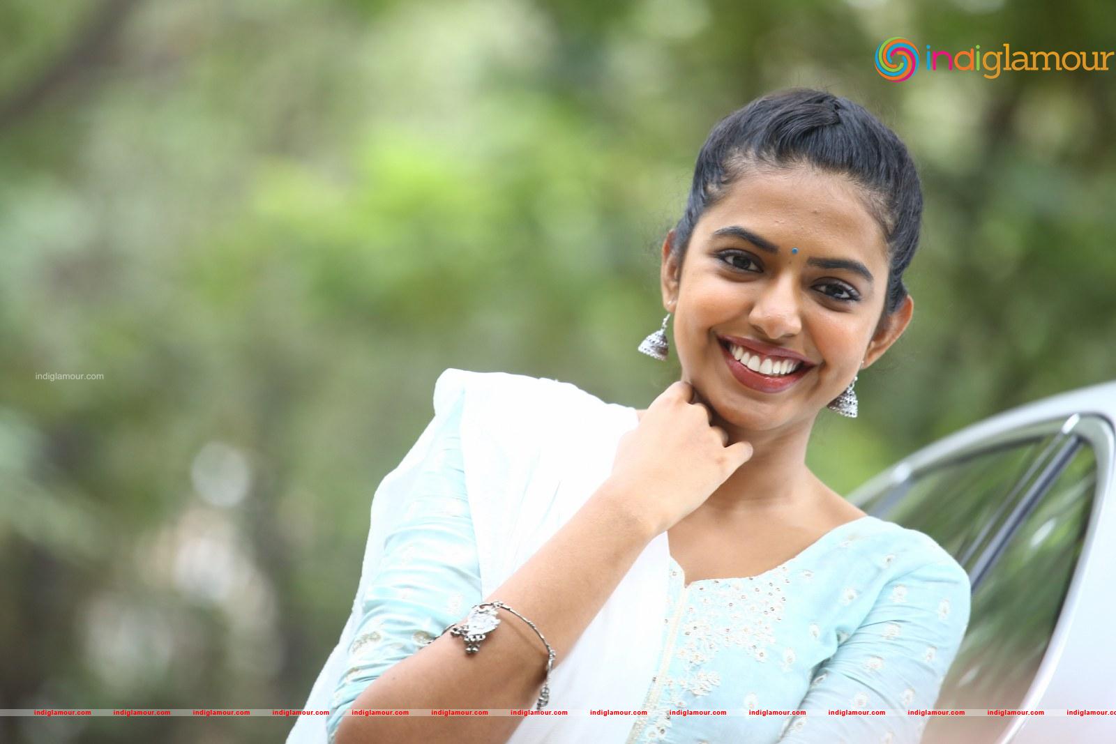 Shivani Rajasekhar Actress hd photo