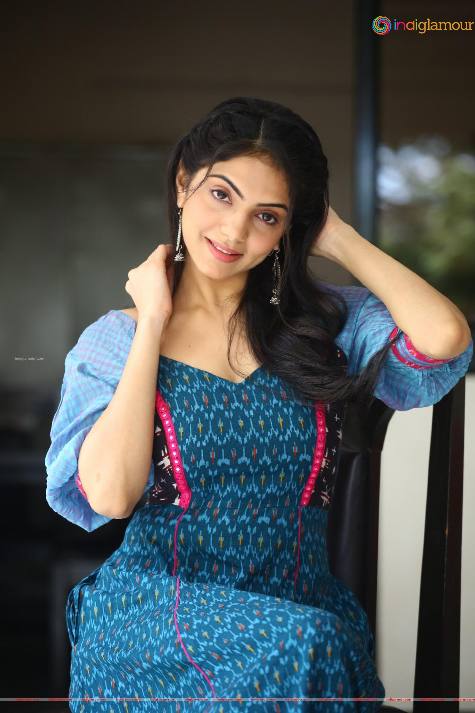 Misha Narang Actress hd photo