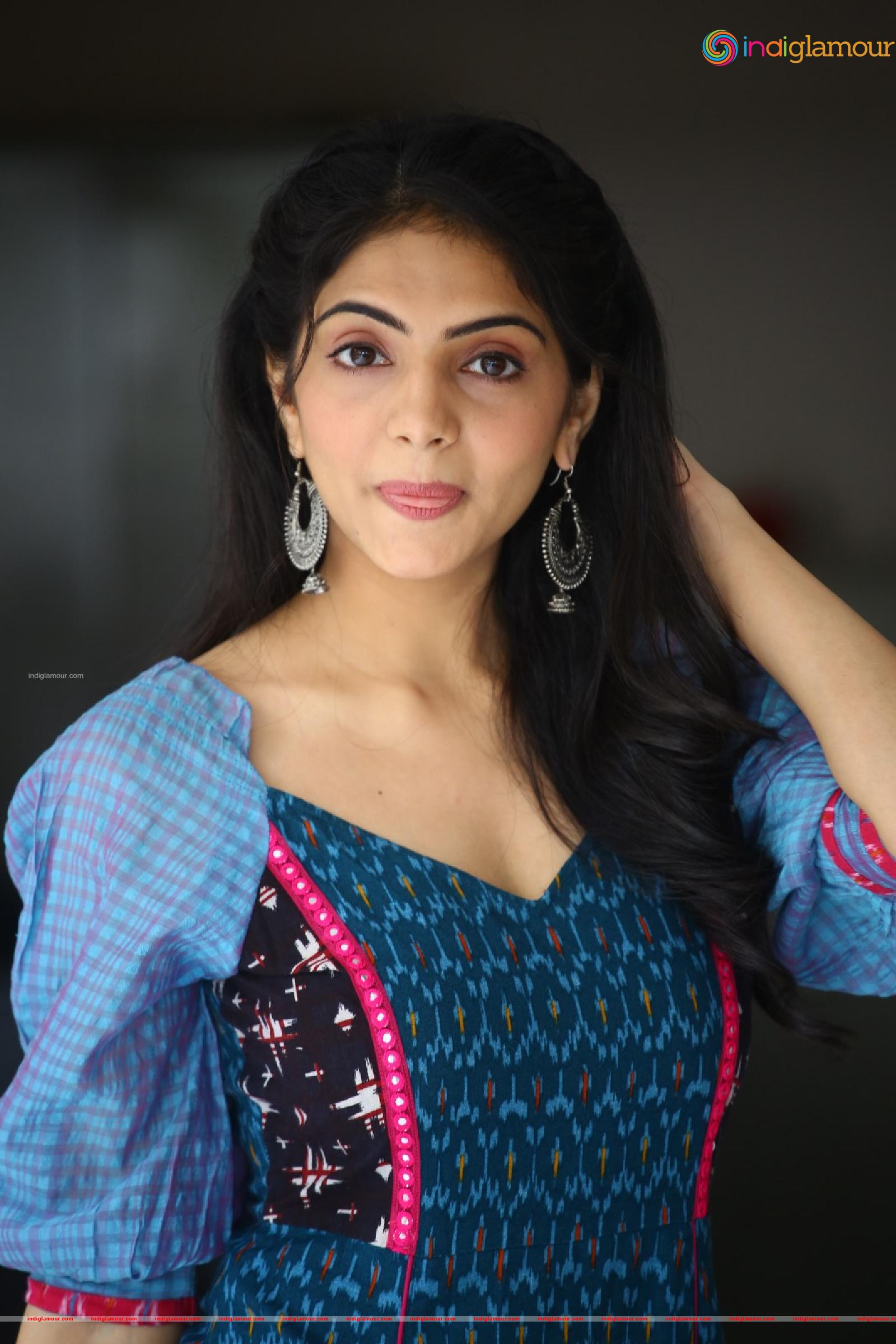 Misha Narang Actress hd photo