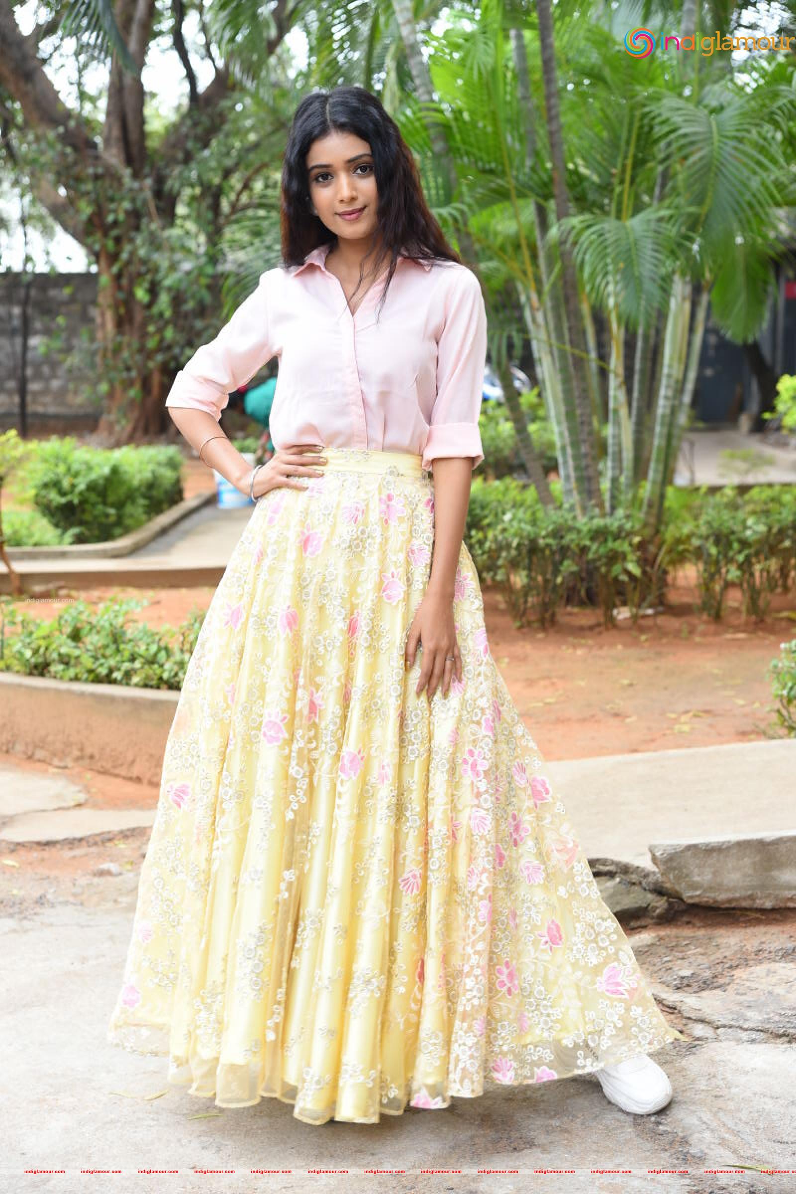 Neha Solanki Actress hd photo