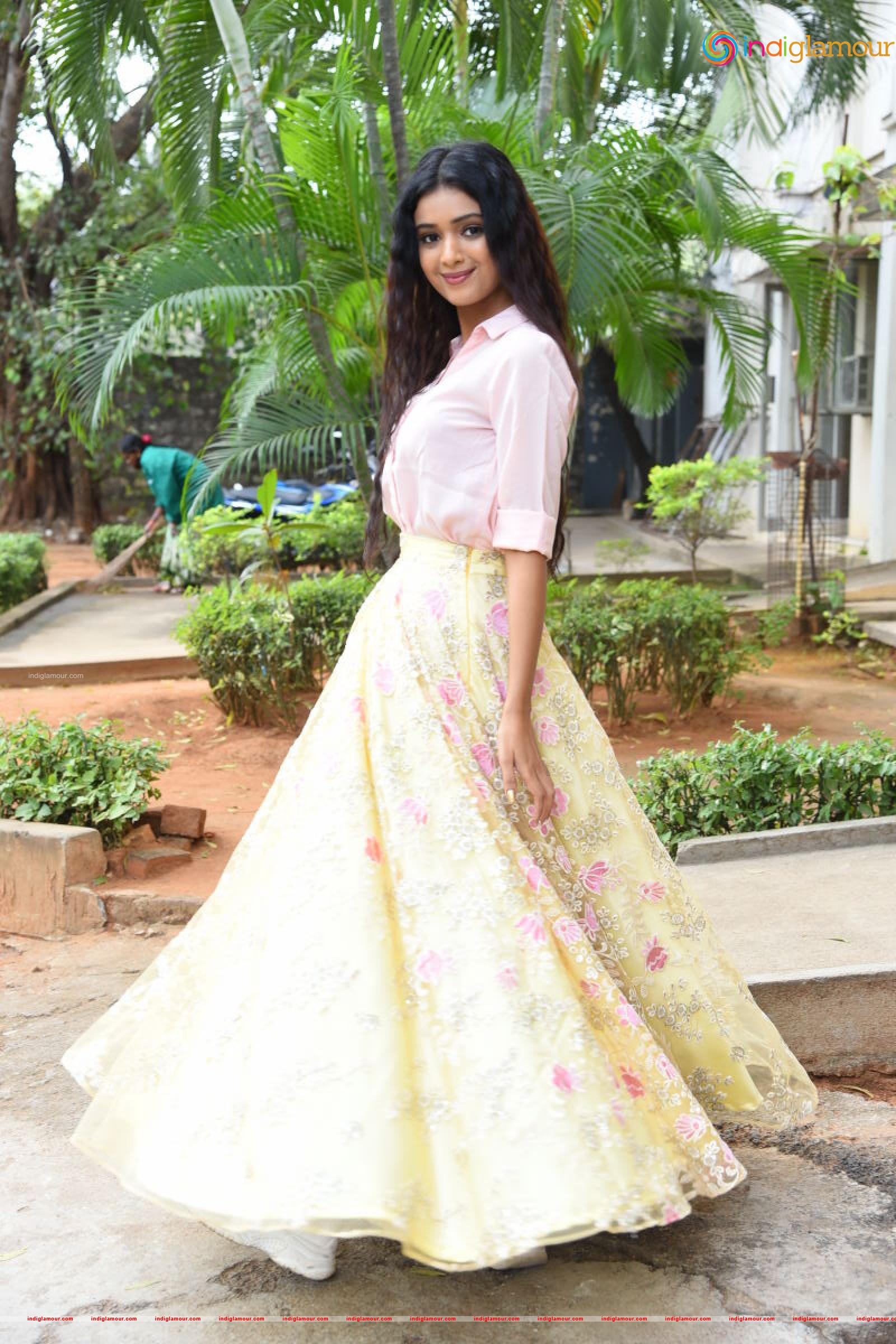 Neha Solanki Actress hd photo