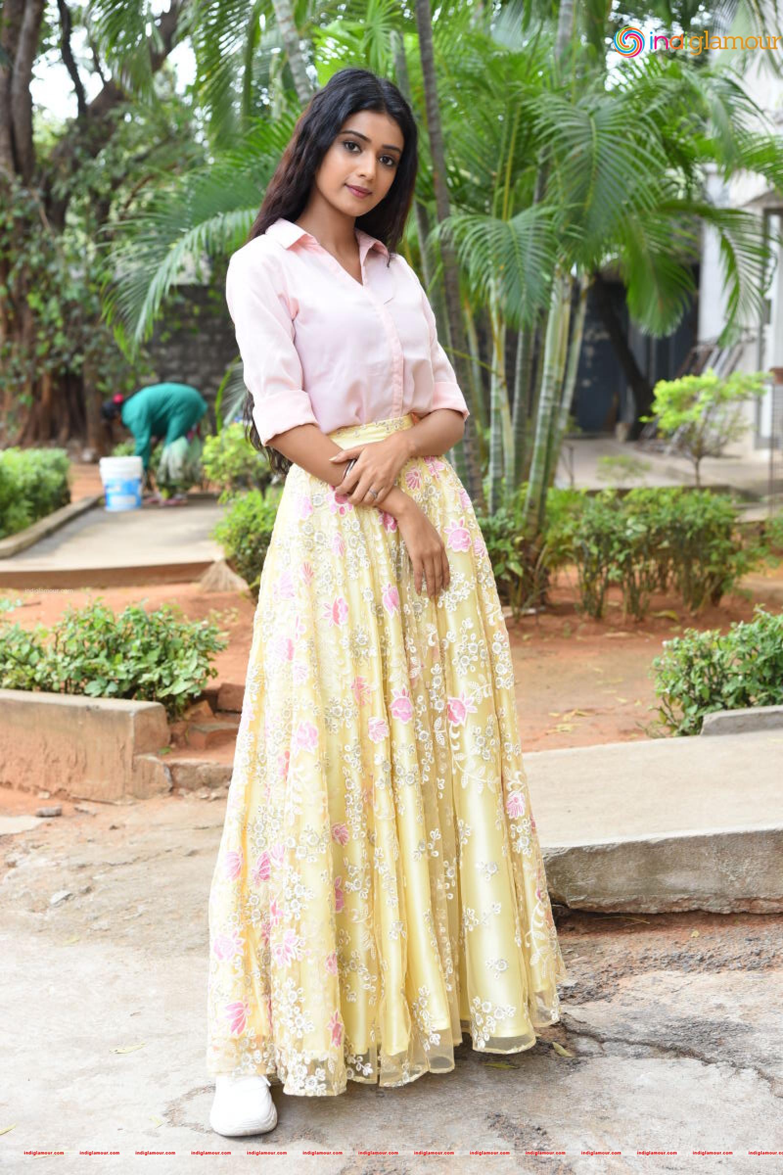 Neha Solanki Actress hd photo