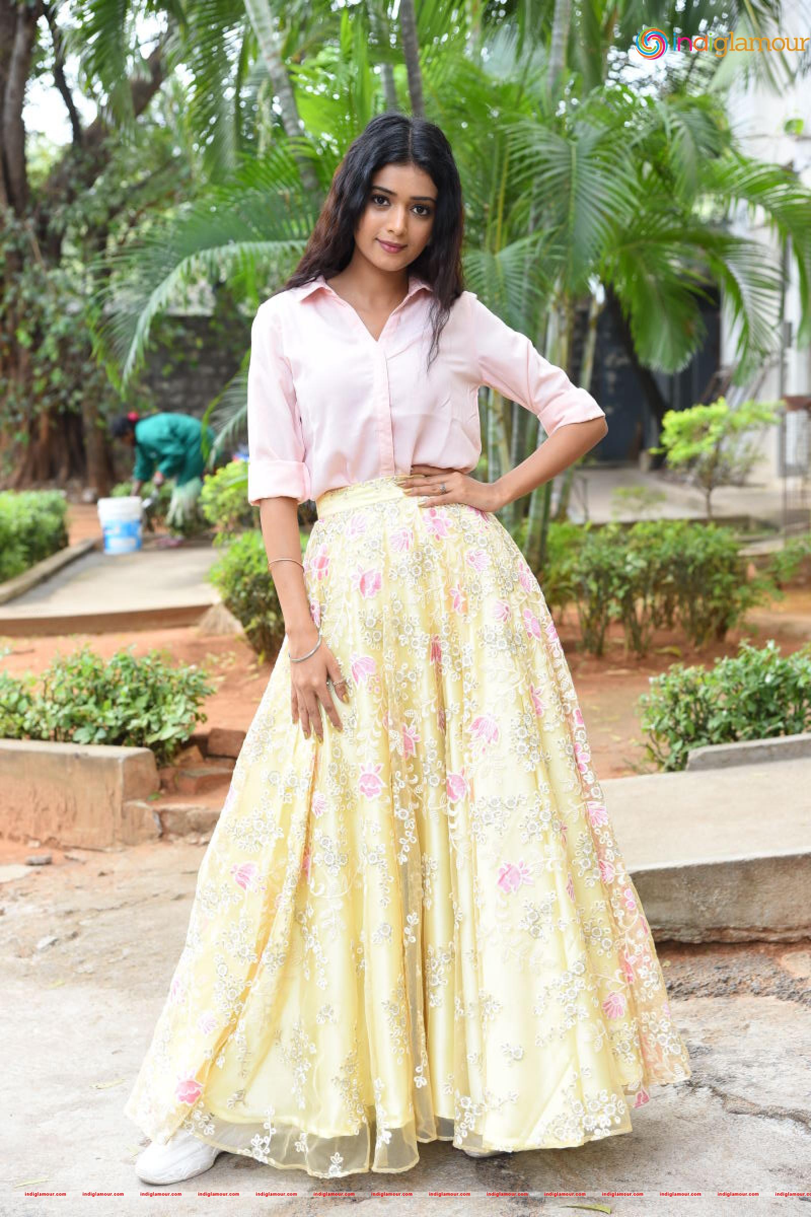 Neha Solanki Actress hd photo