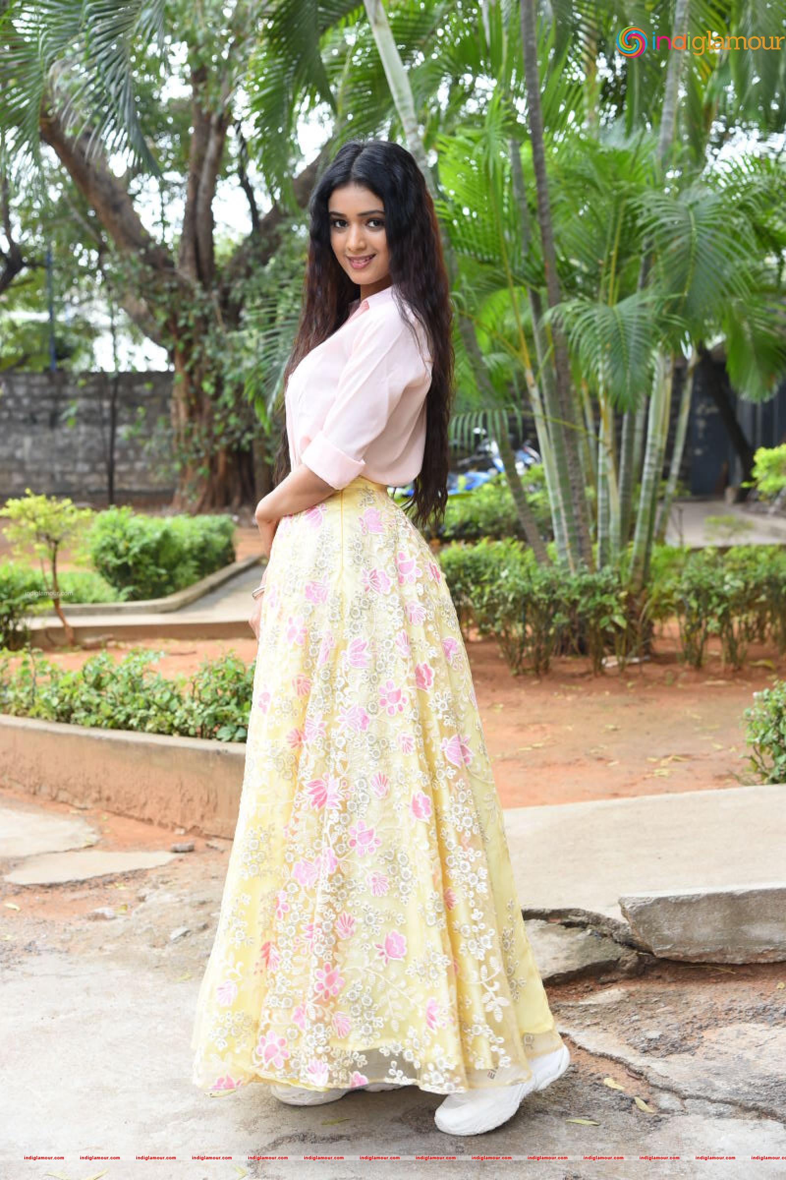 Neha Solanki Actress hd photo