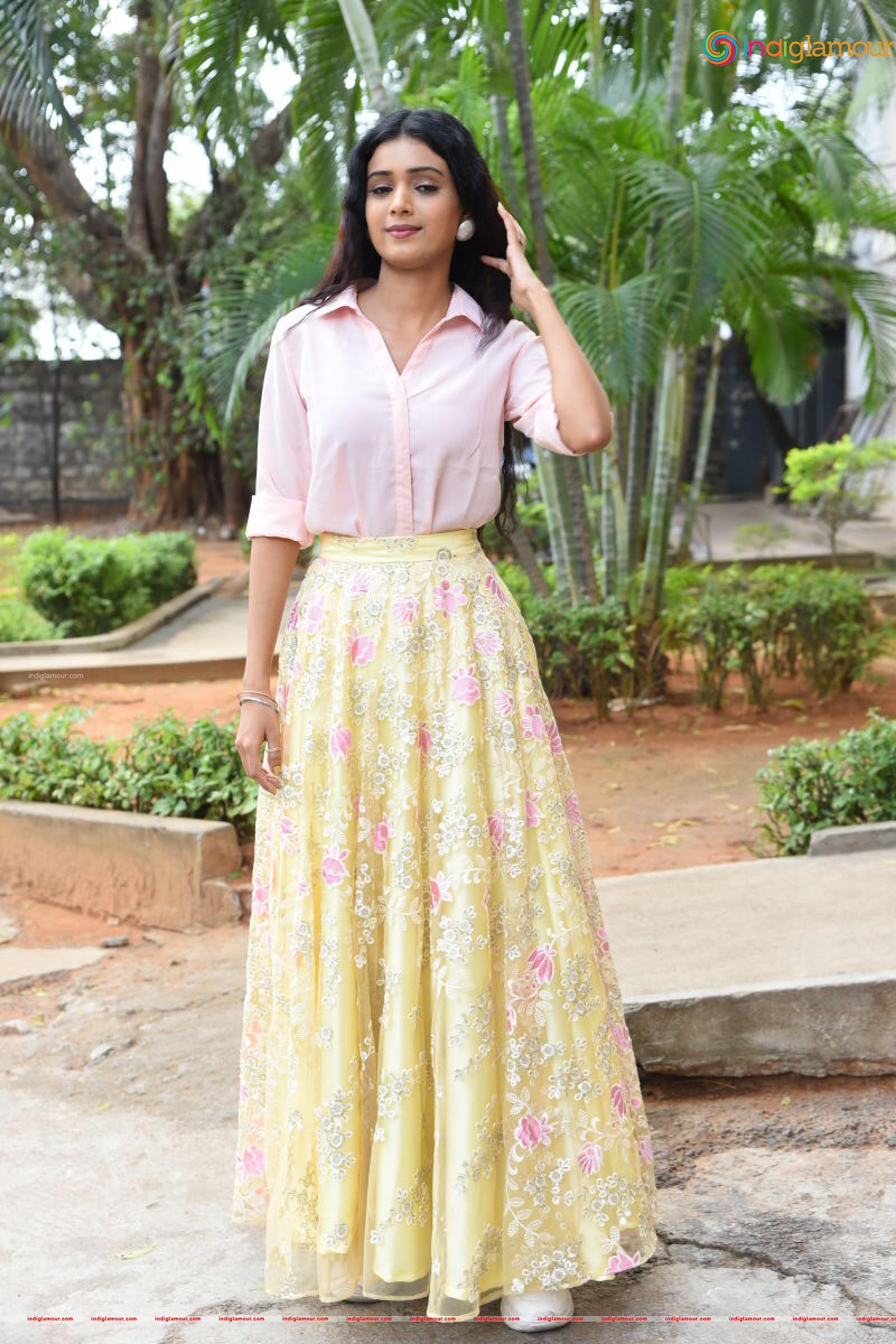 Neha Solanki Actress hd photo