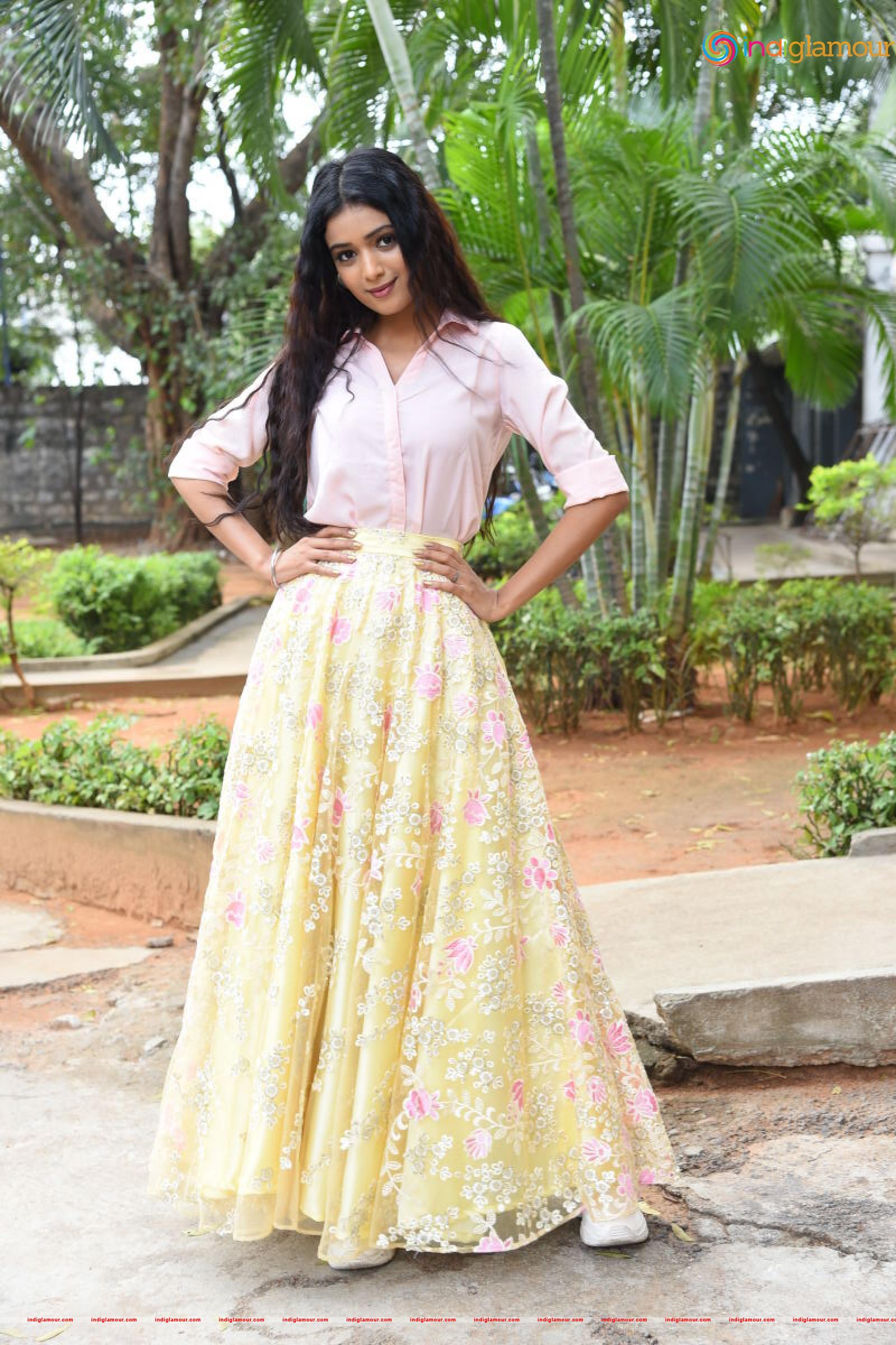Neha Solanki Actress hd photo