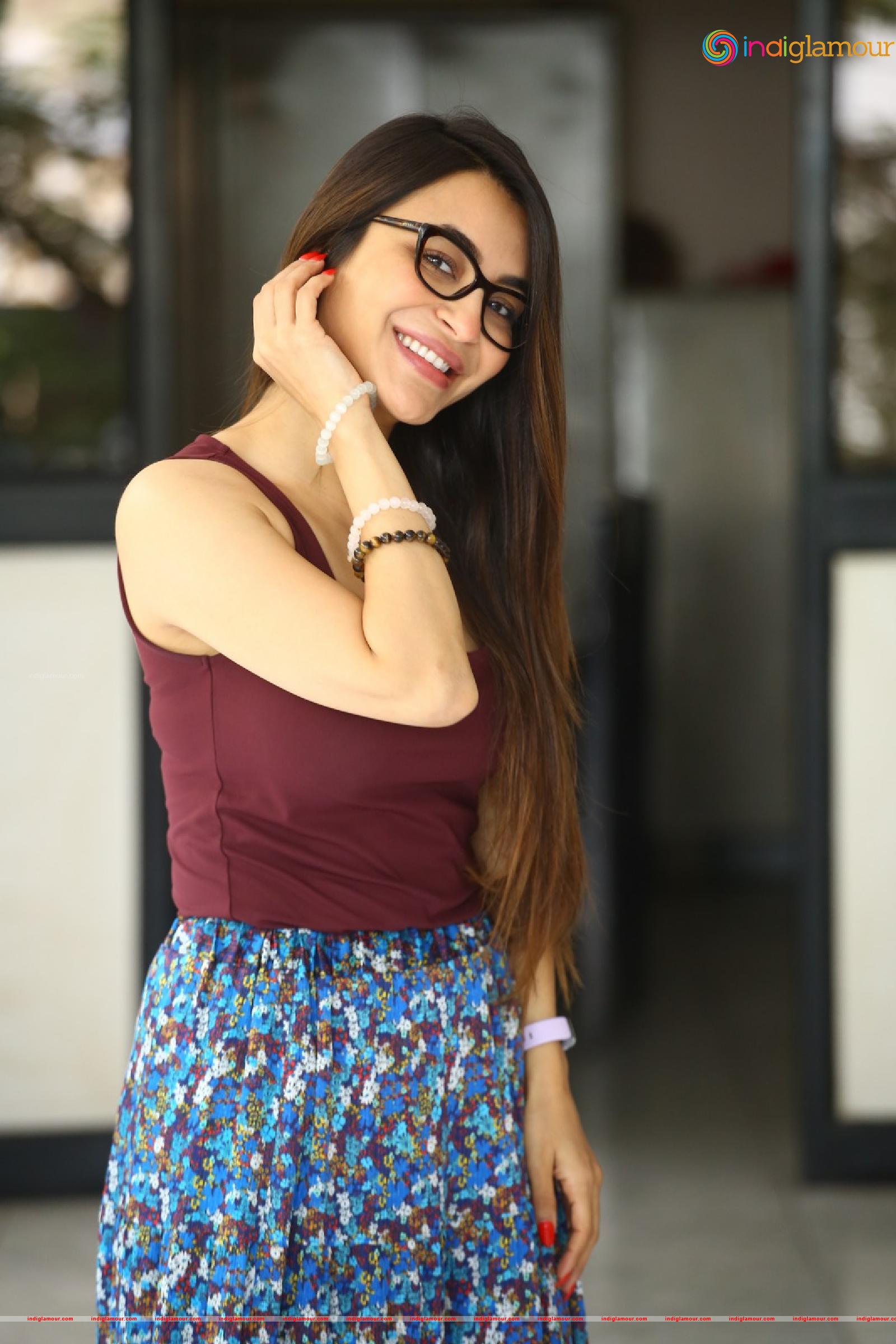 Nikkesha Actress hd photo