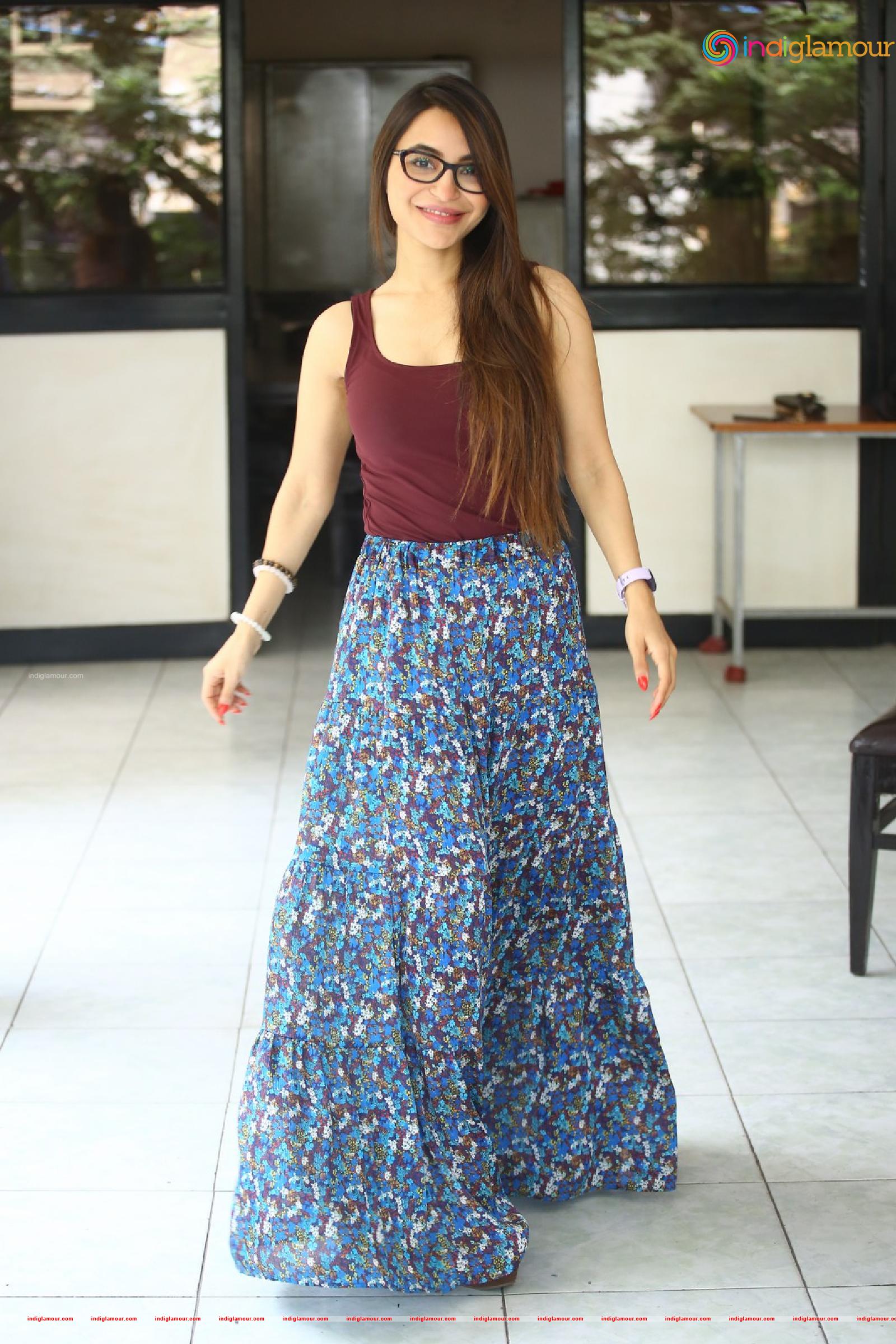 Nikkesha Actress hd photo