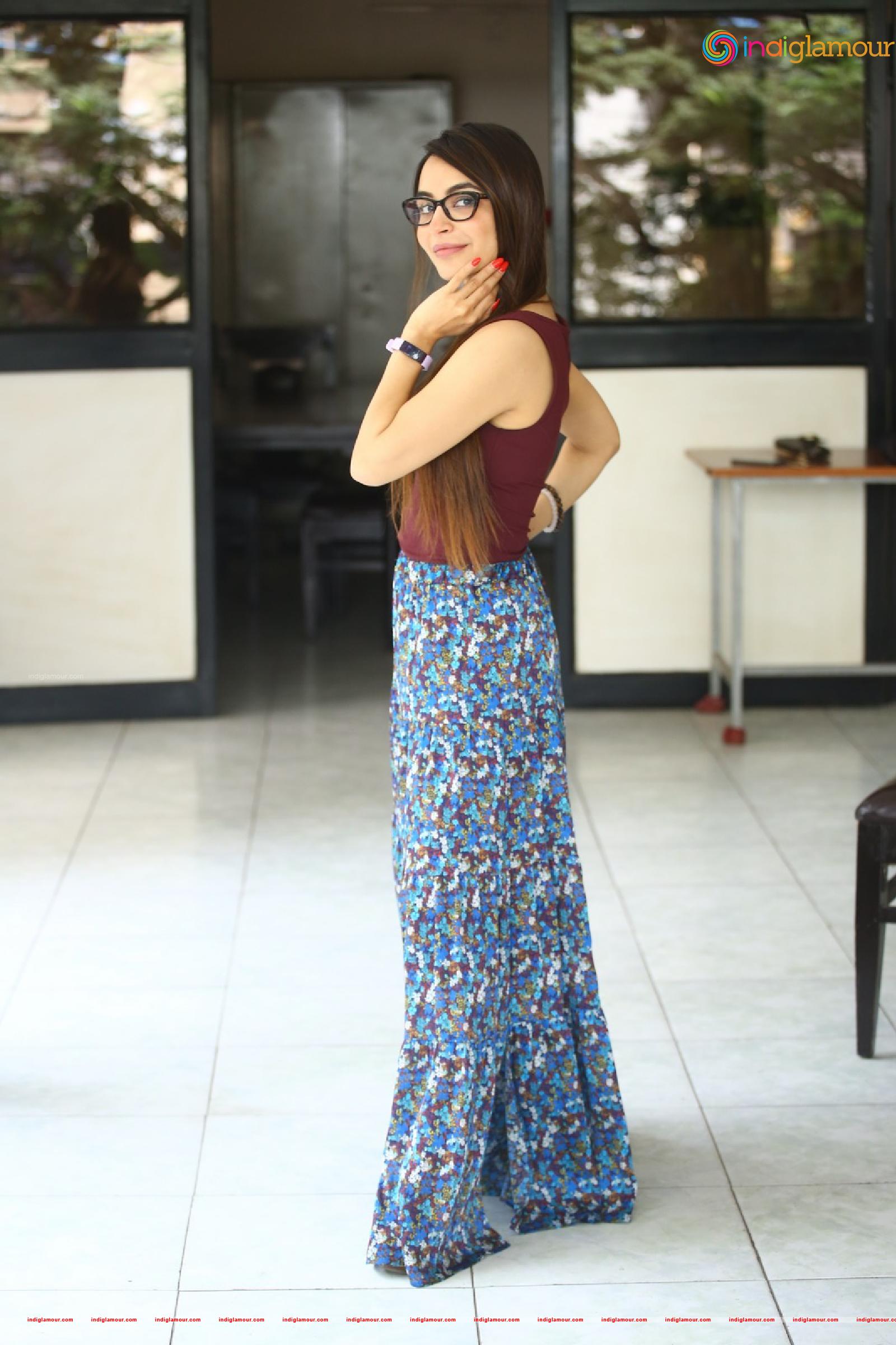 Nikkesha Actress hd photo