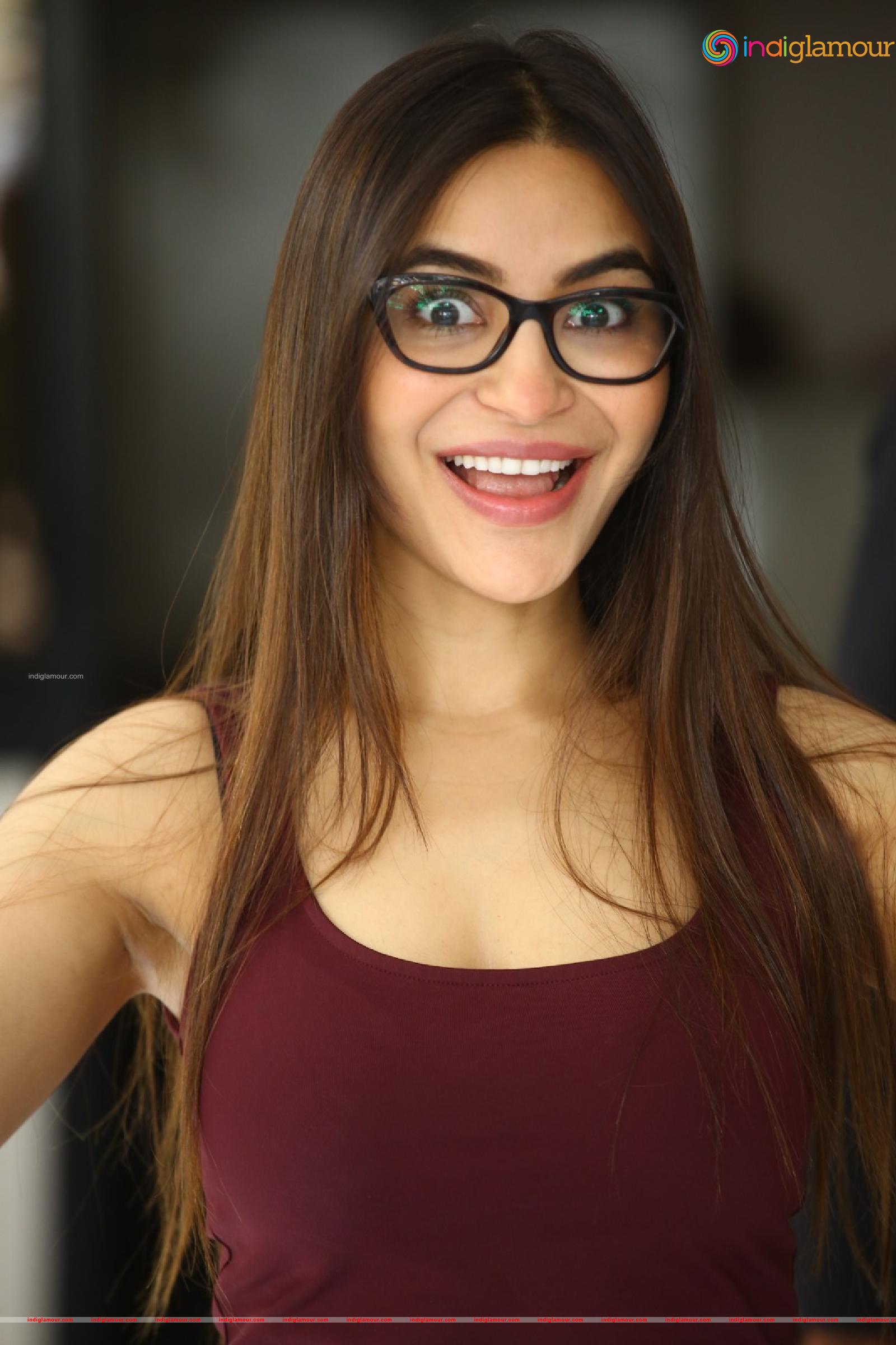 Nikkesha Actress hd photo