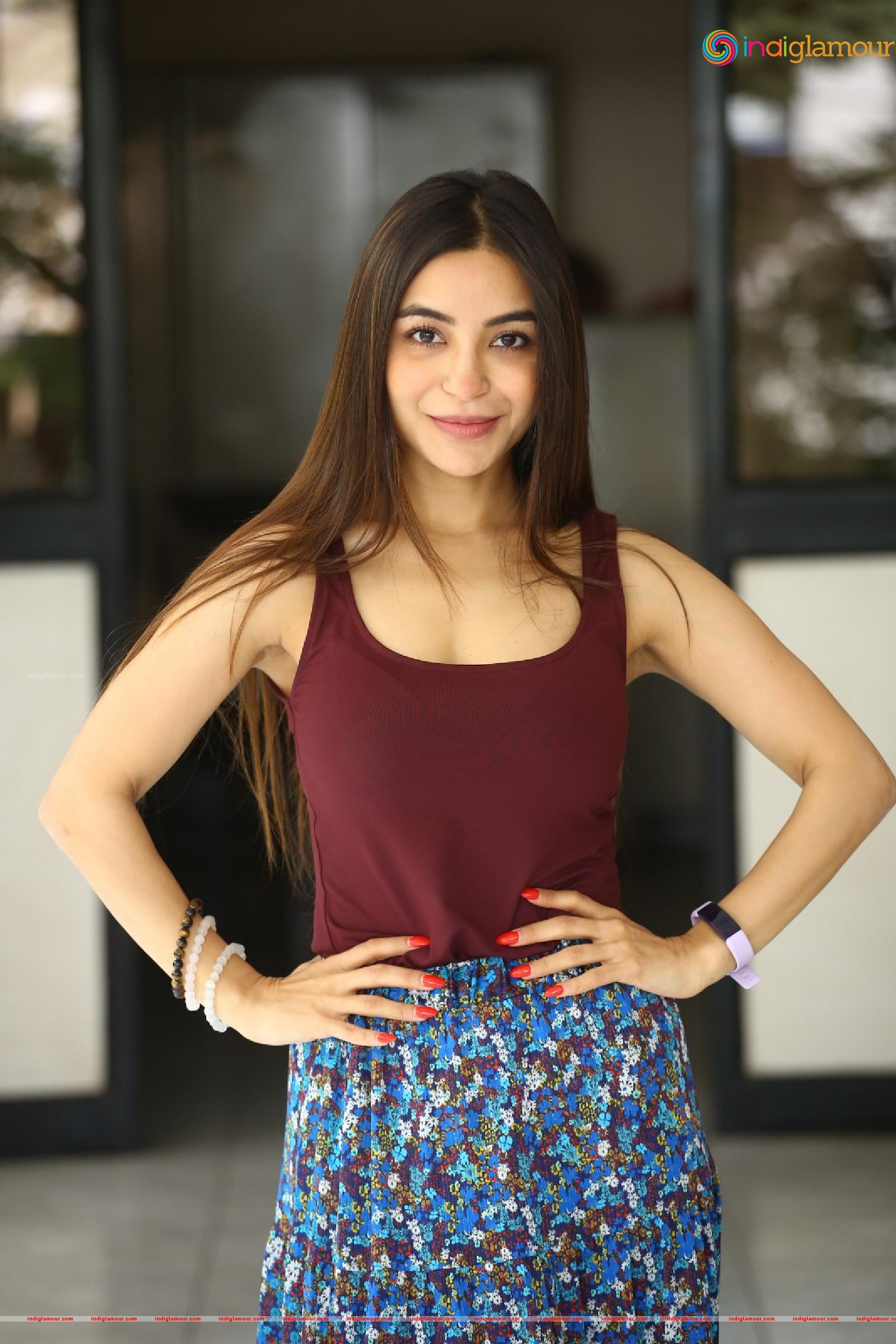 Nikkesha Actress hd photo