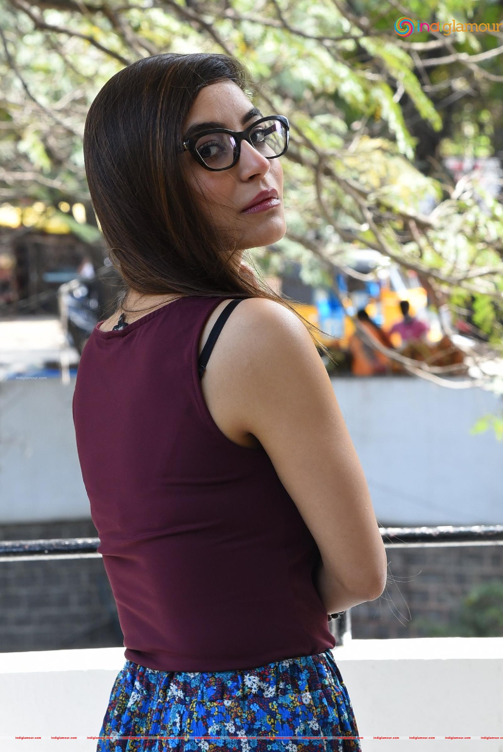 Nikkesha Actress hd photo