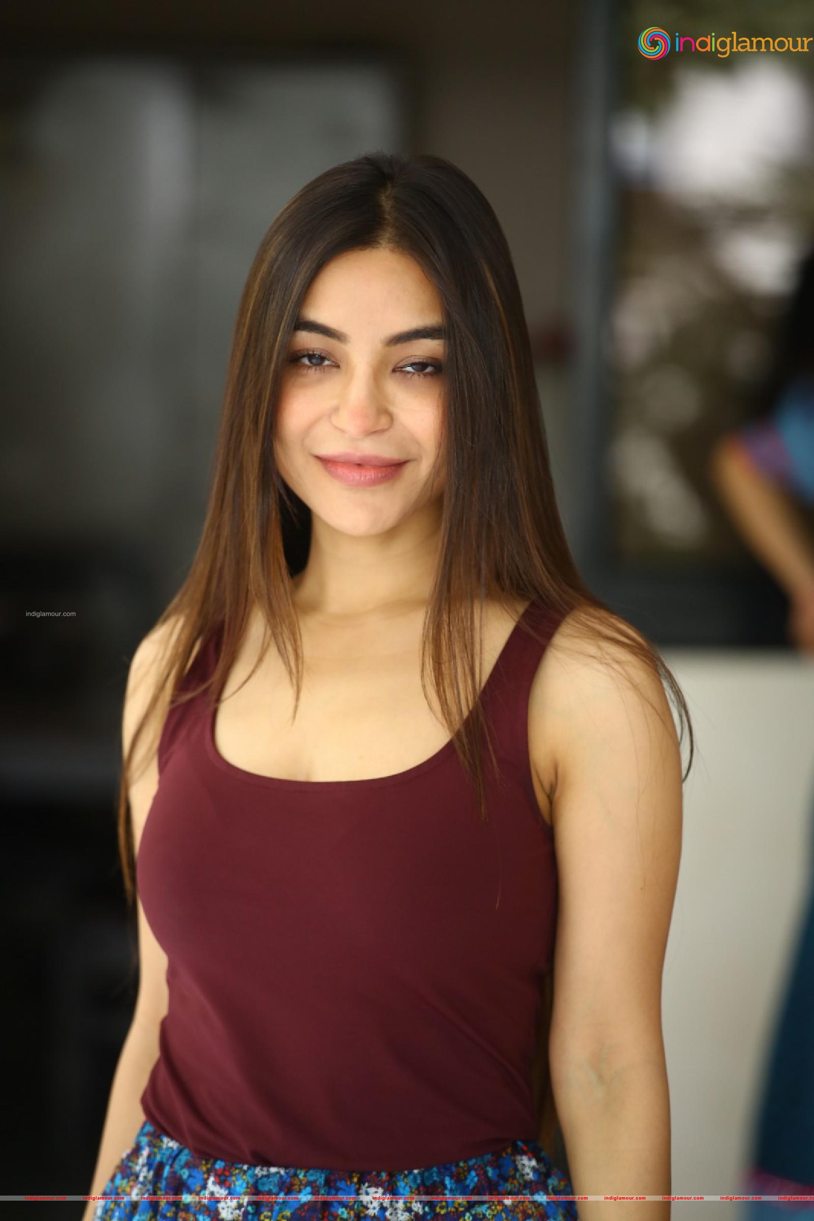 Nikkesha Actress hd photo