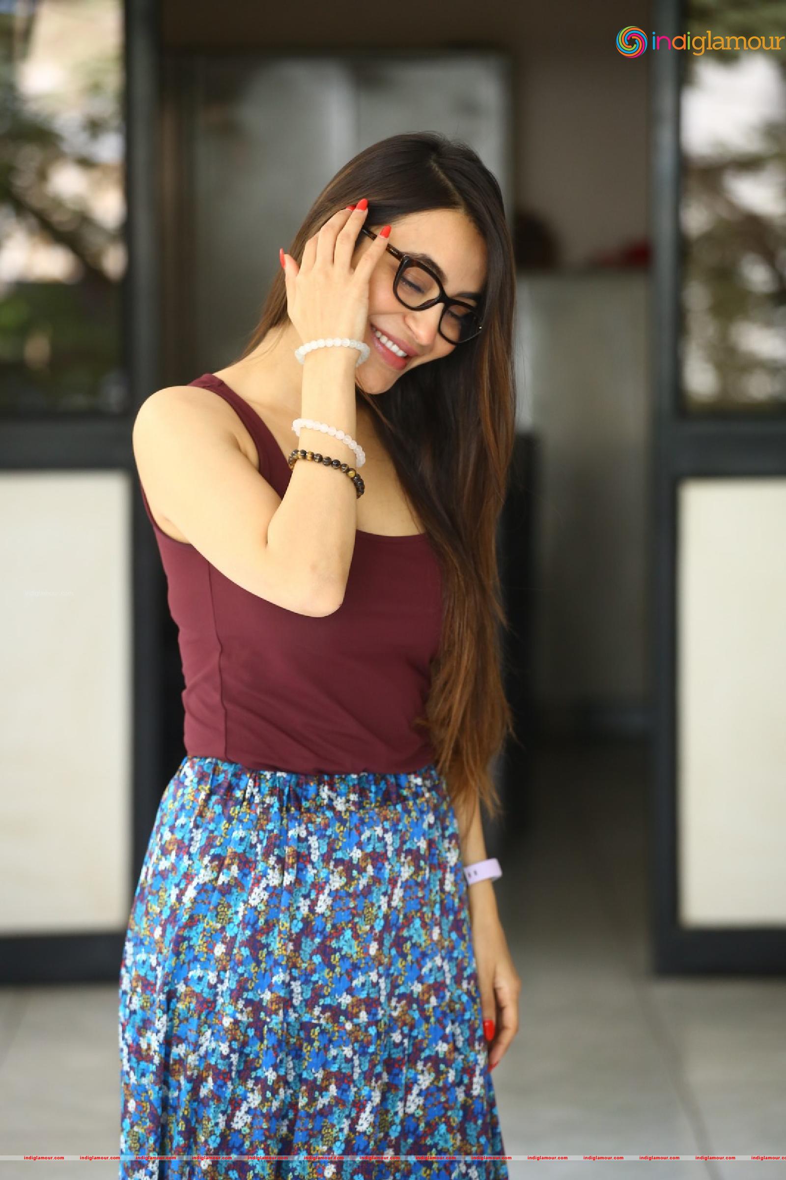 Nikkesha Actress hd photo