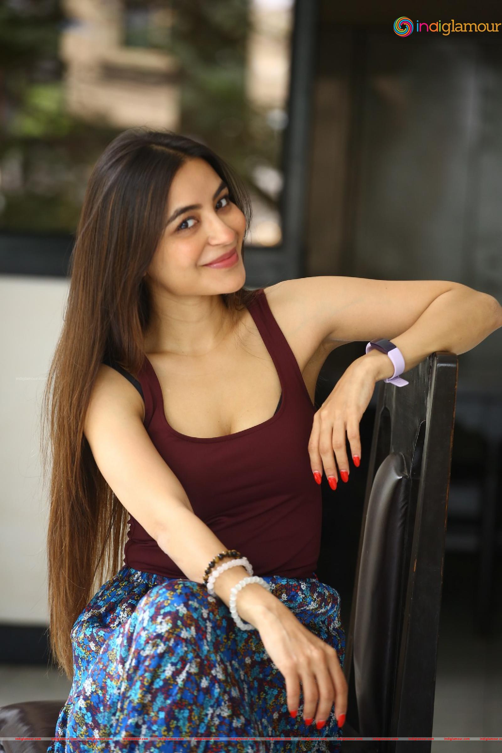 Nikkesha Actress hd photo