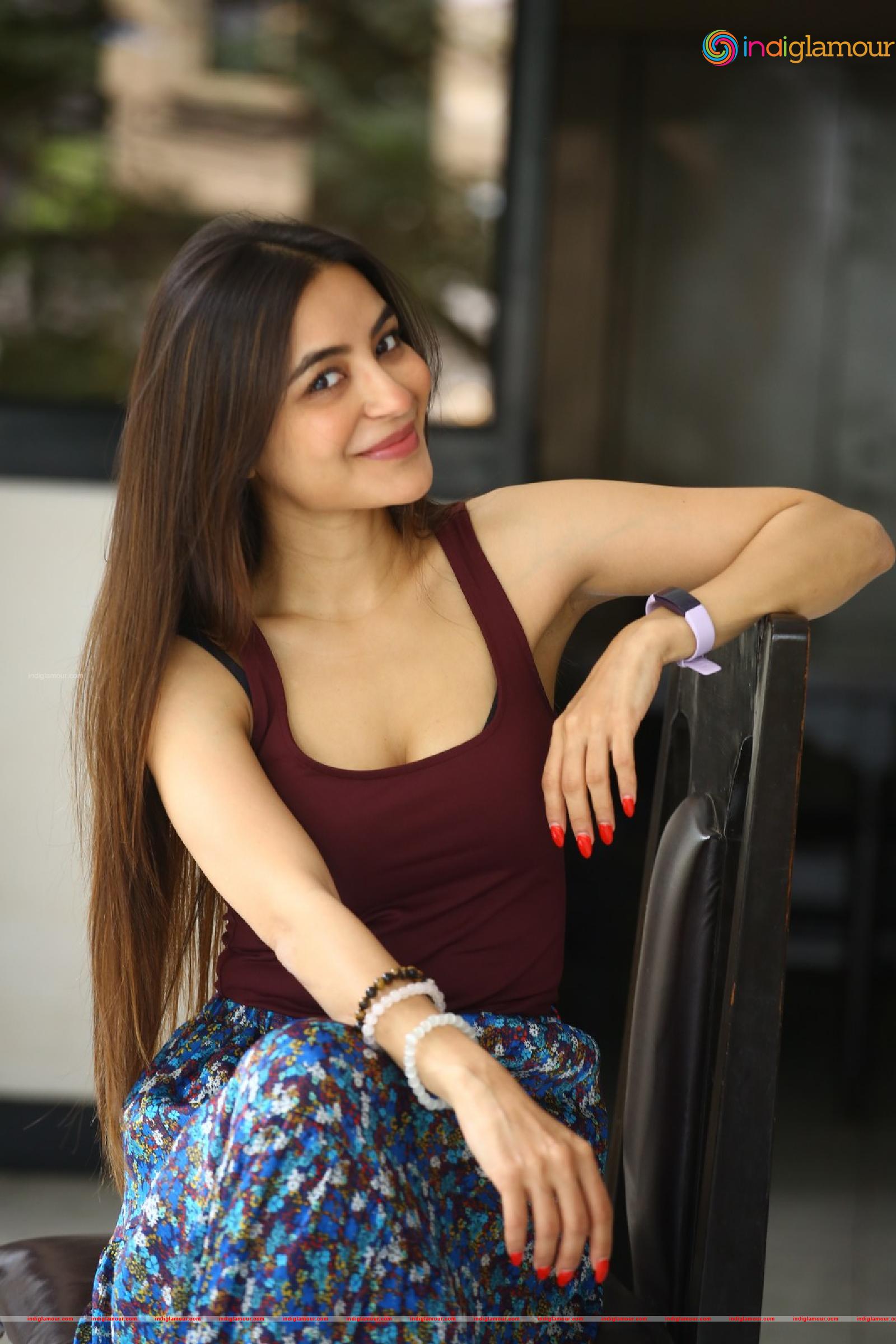 Nikkesha Actress hd photo