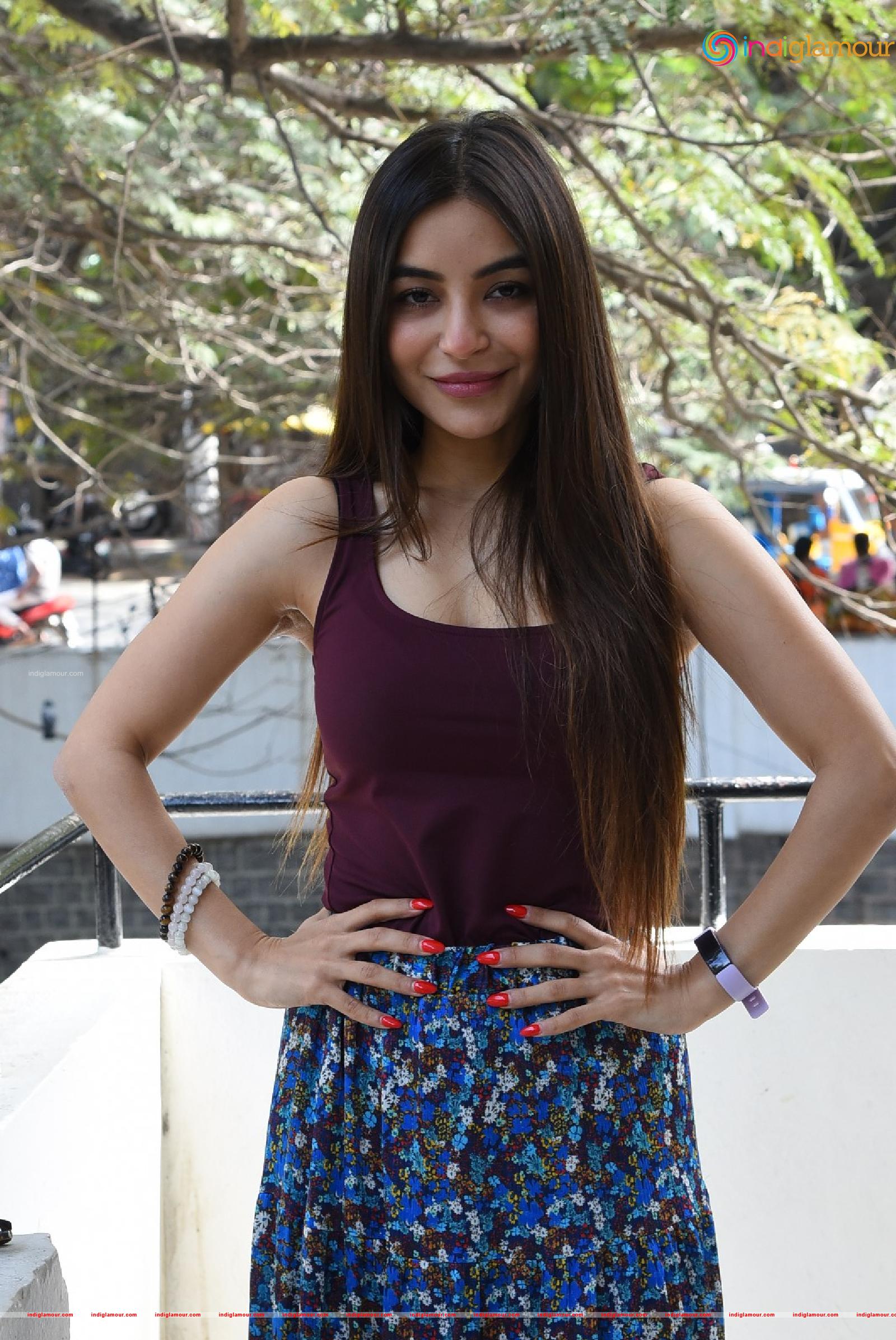 Nikkesha Actress hd photo