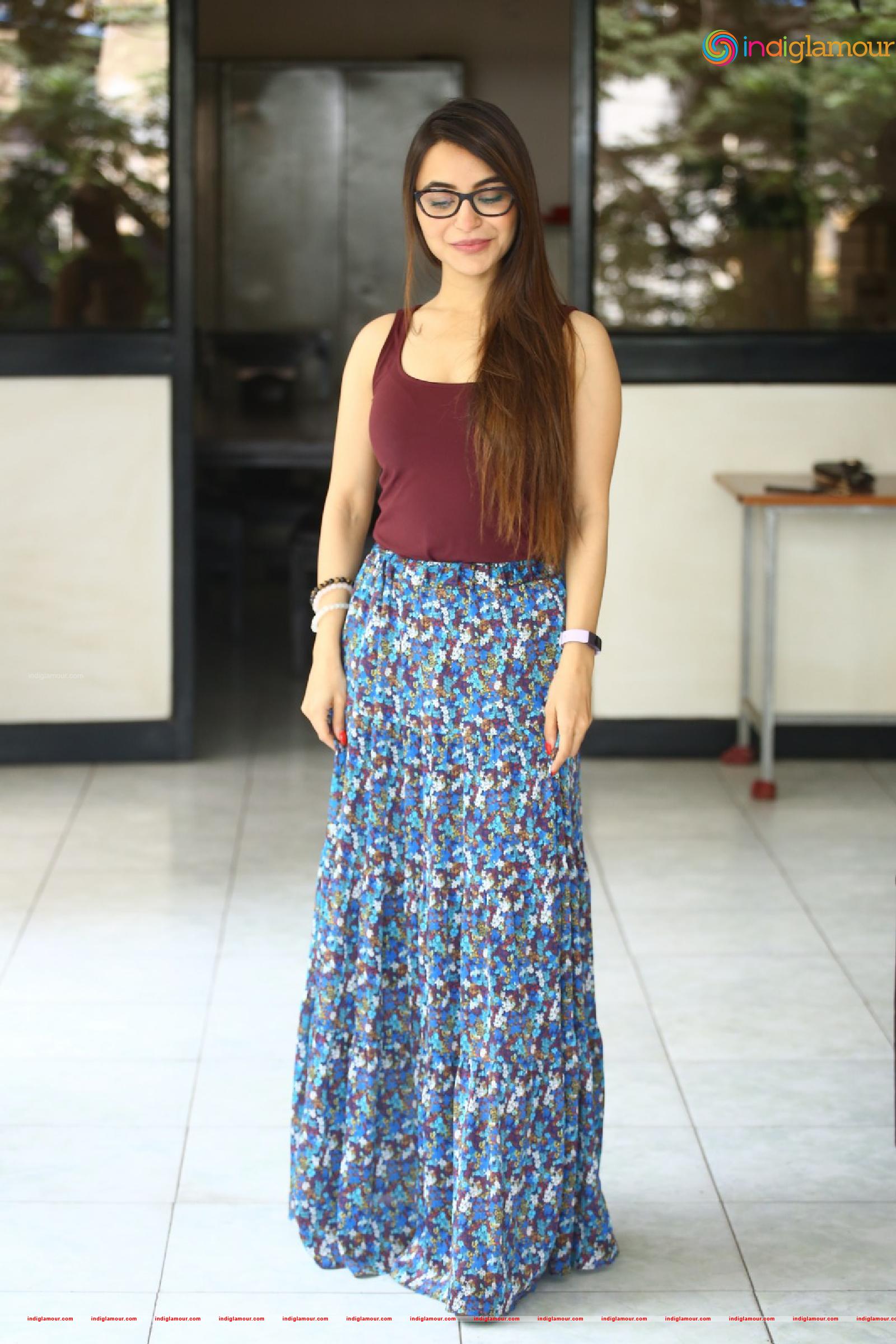 Nikkesha Actress hd photo