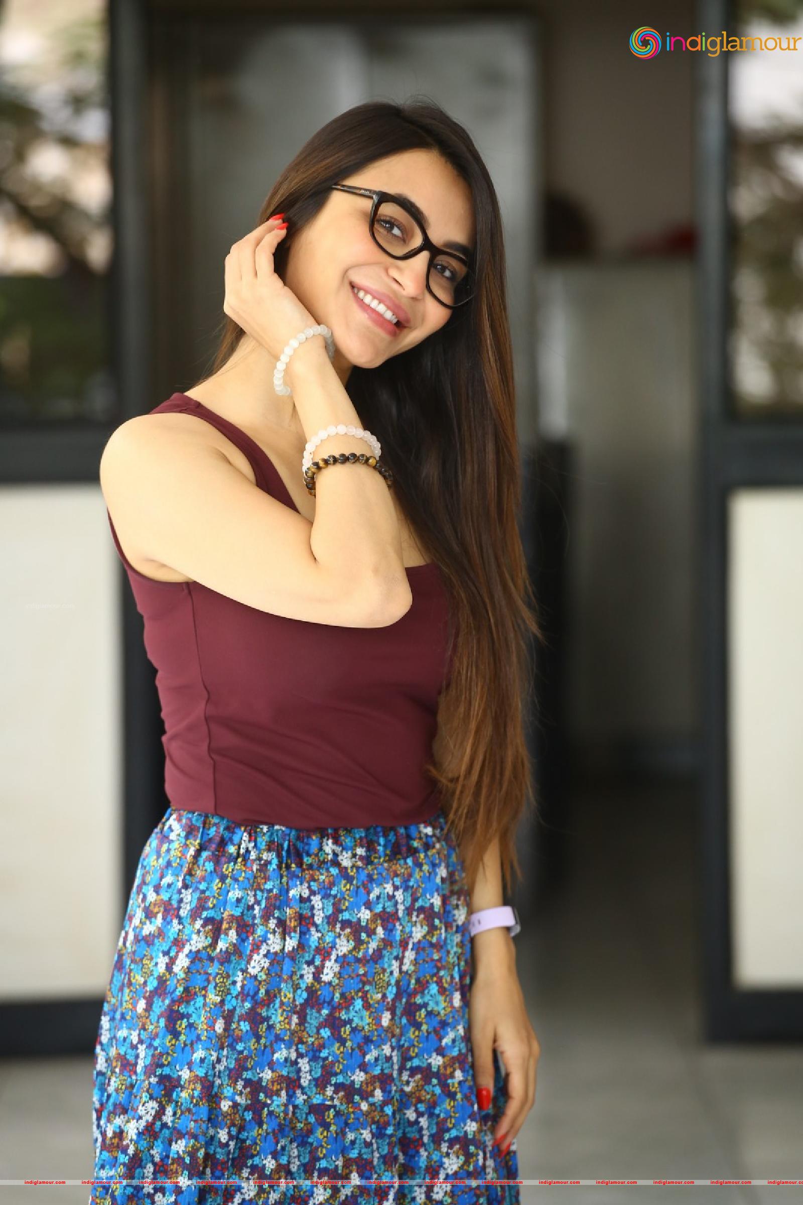 Nikkesha Actress hd photo