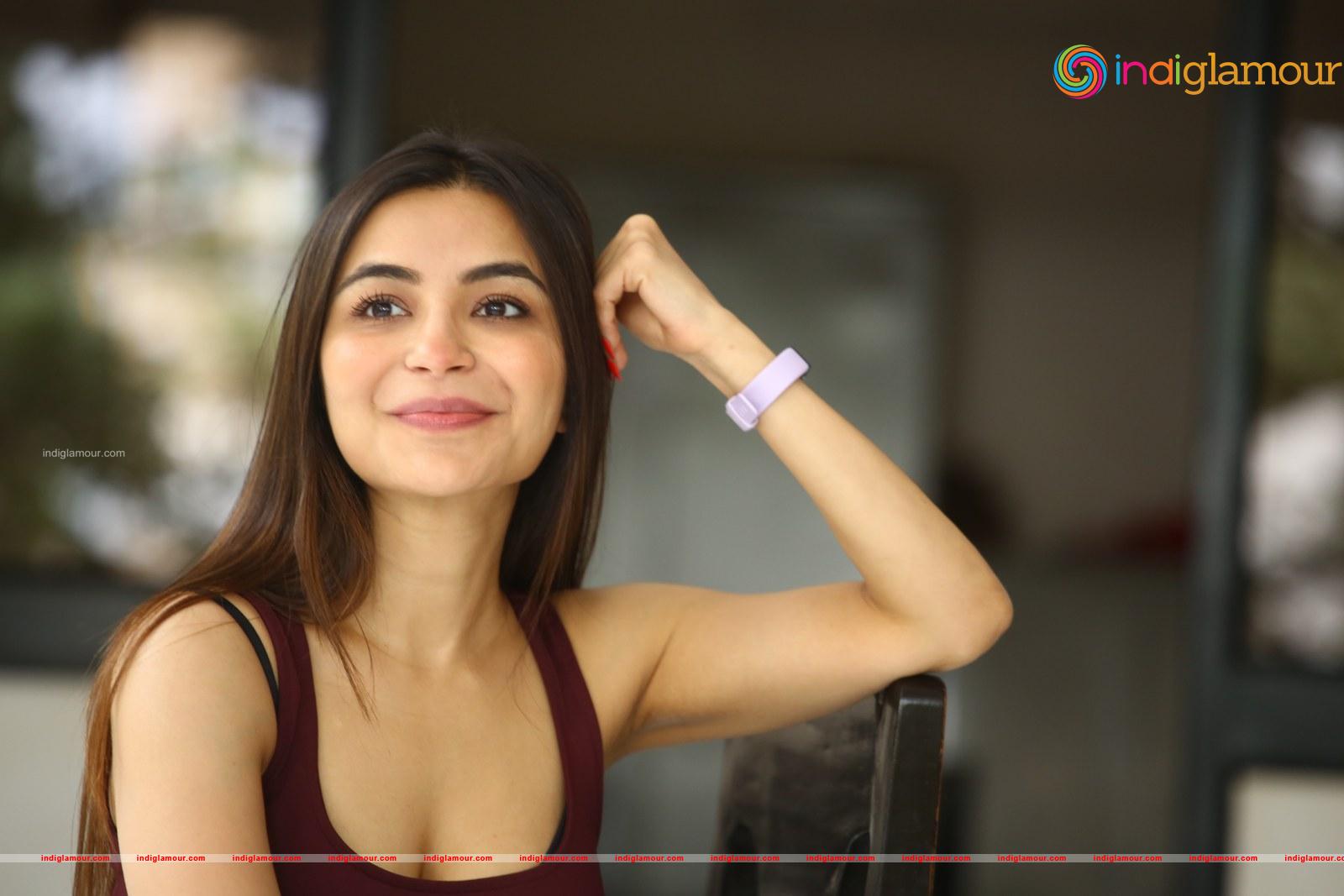 Nikkesha Actress hd photo