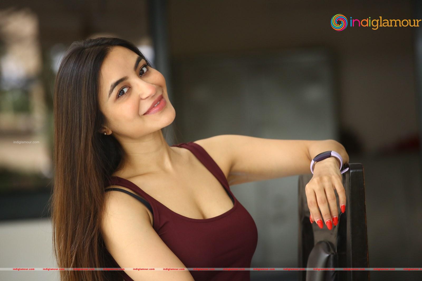 Nikkesha Actress hd photo