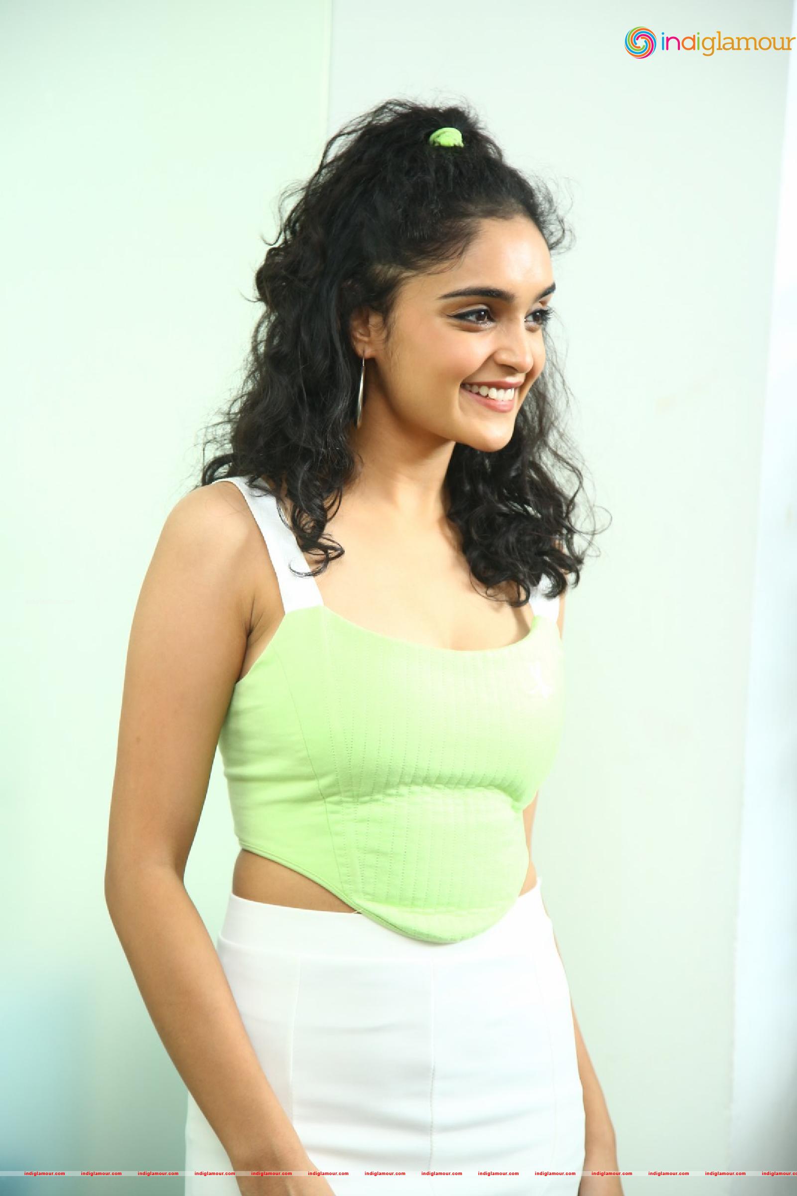Kashish Khan Actress hd photo