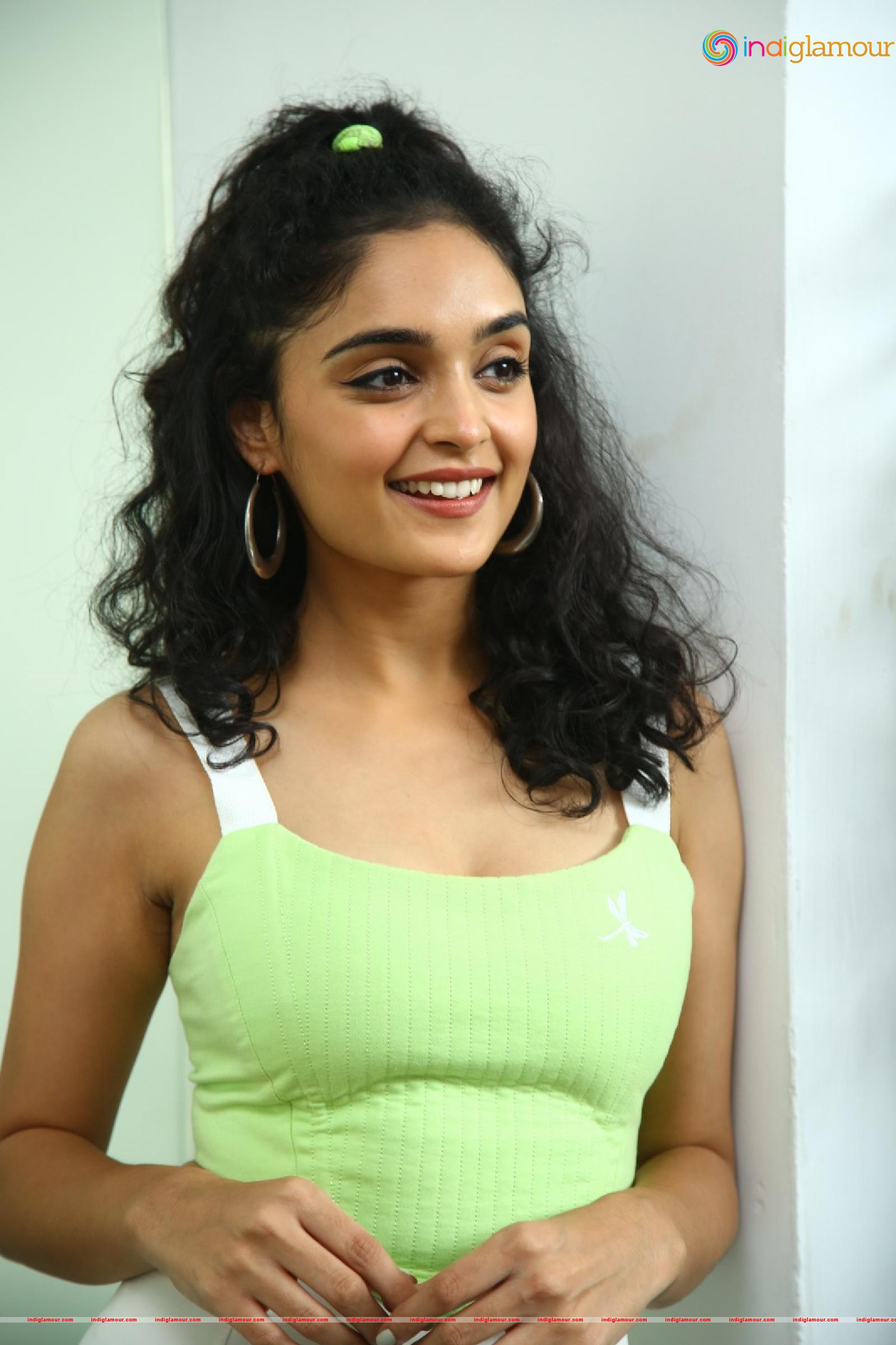 Kashish Khan Actress hd photo