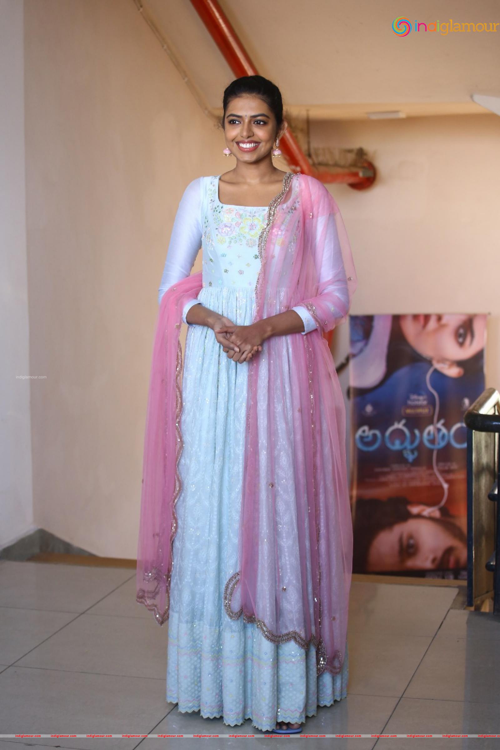 Shivani Rajasekhar Actress hd photo