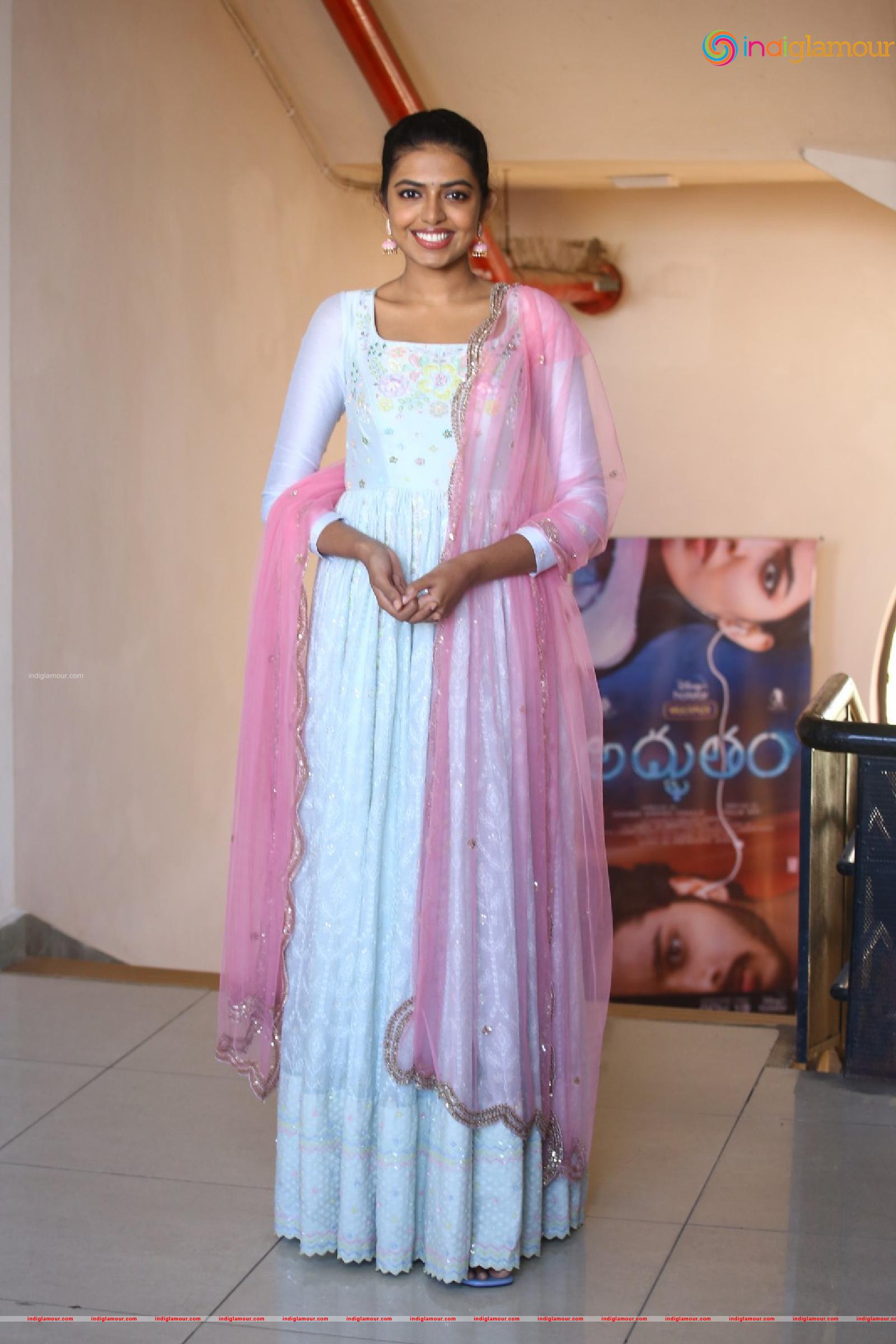 Shivani Rajasekhar Actress hd photo