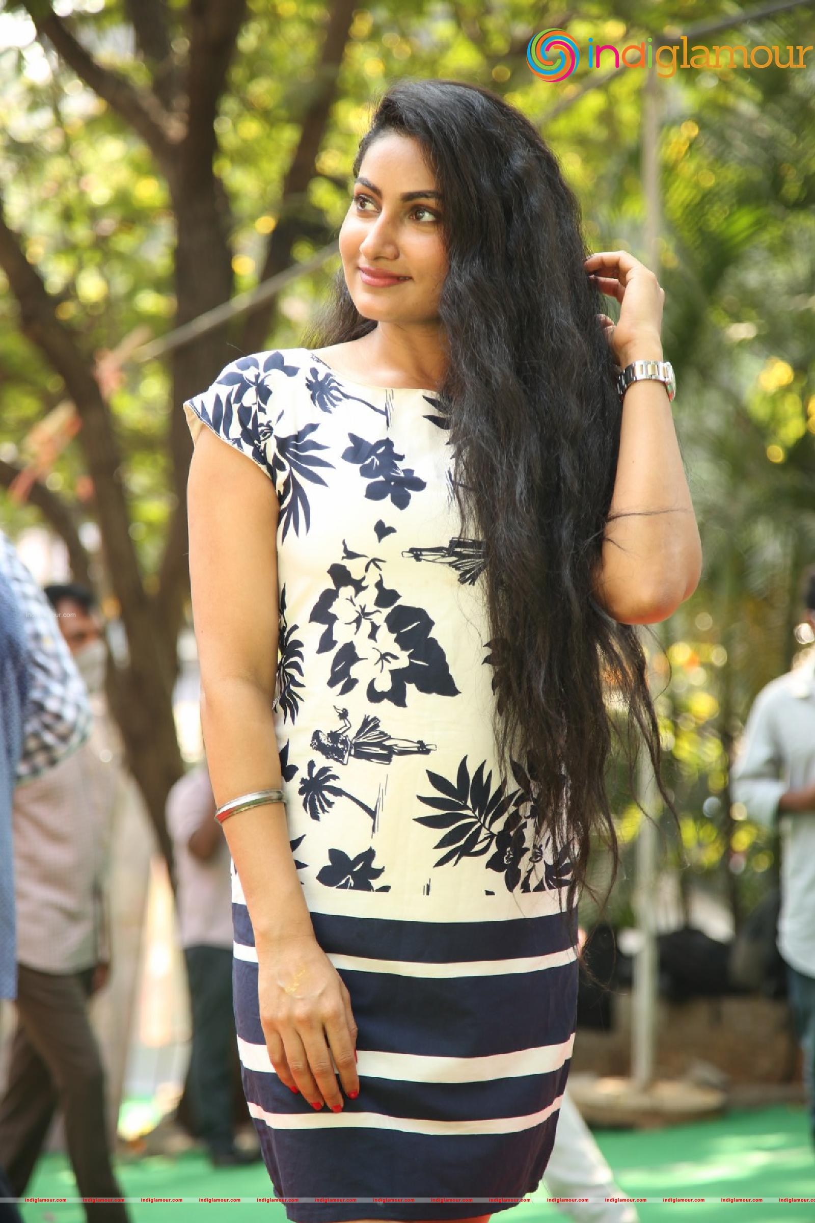 Saafi Kaur Actress hd photo