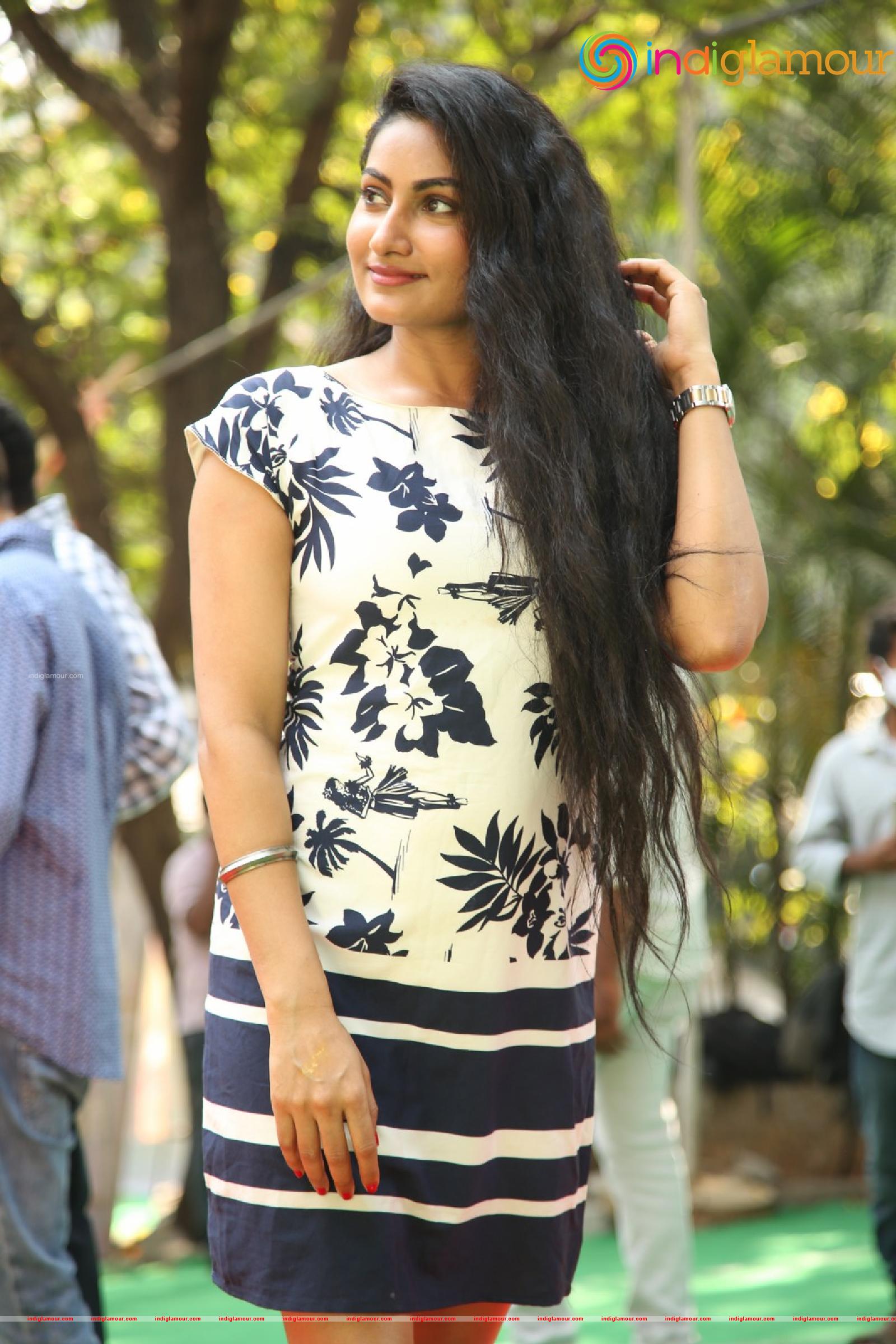 Saafi Kaur Actress hd photo