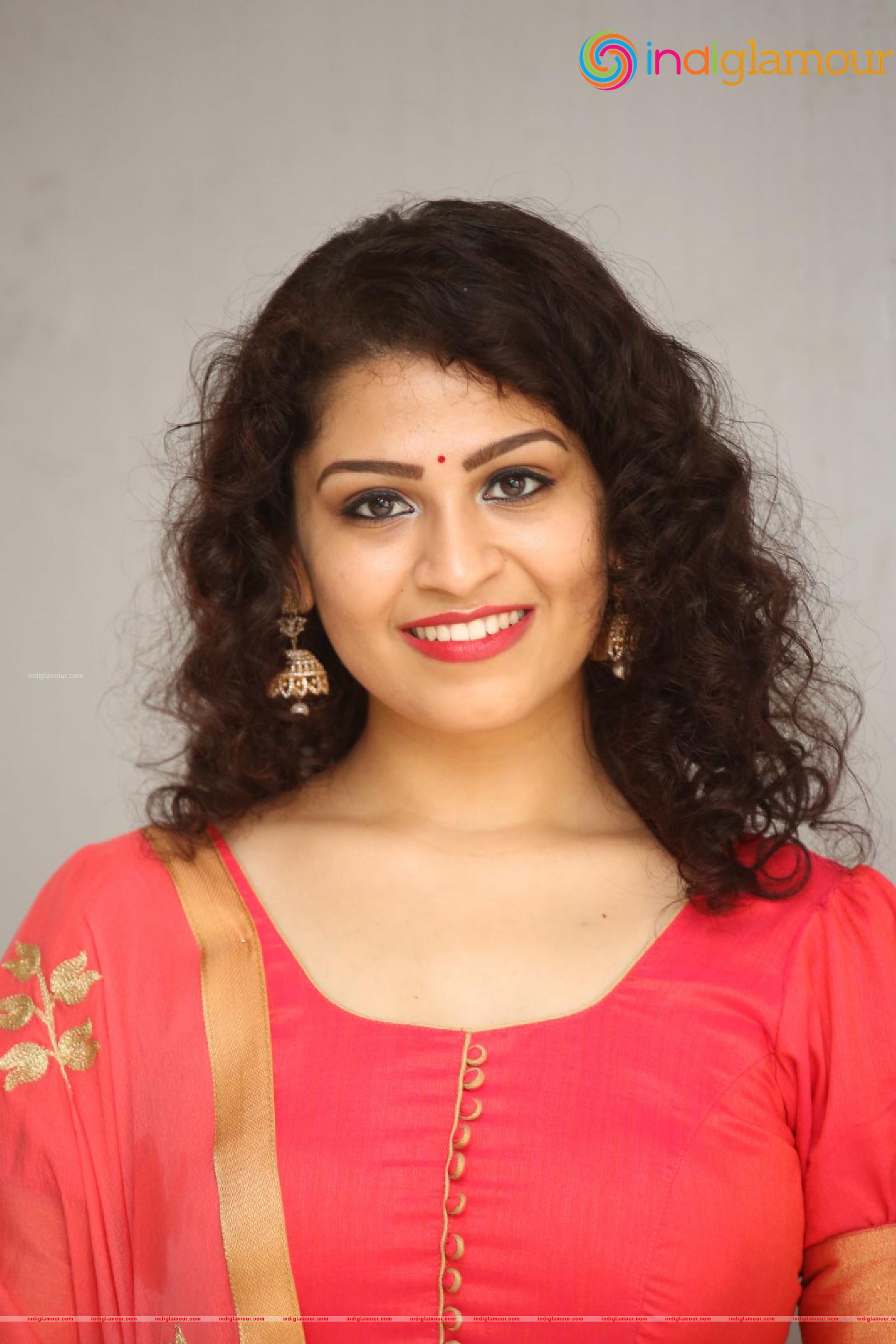 Sai Keerthana Swargam Actress hd photo