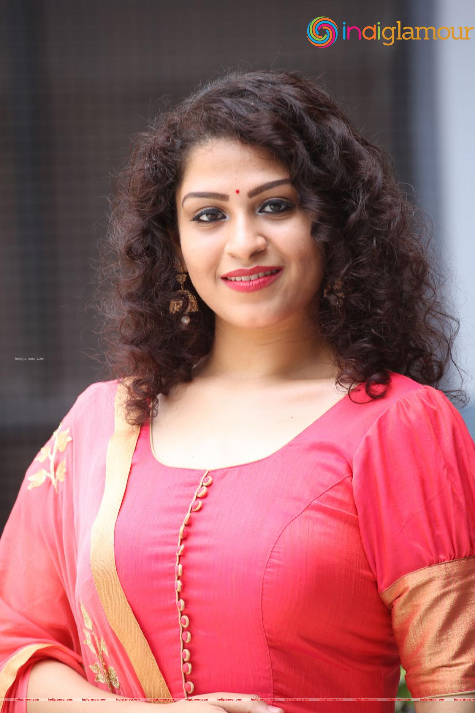 Sai Keerthana Swargam Actress hd photo