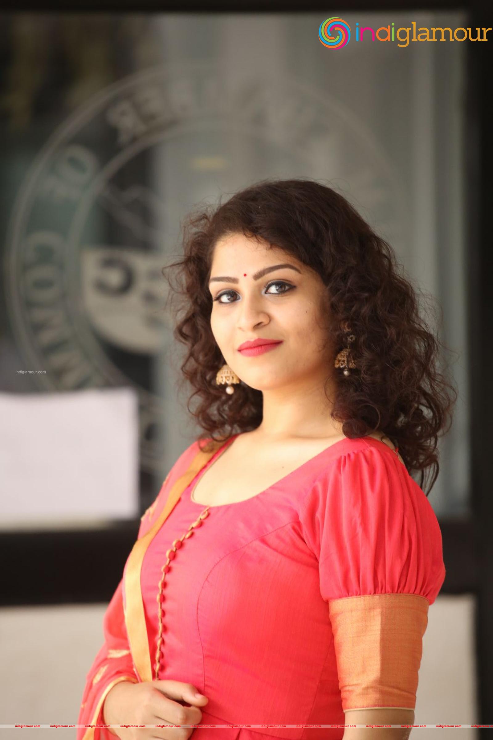 Sai Keerthana Swargam Actress hd photo