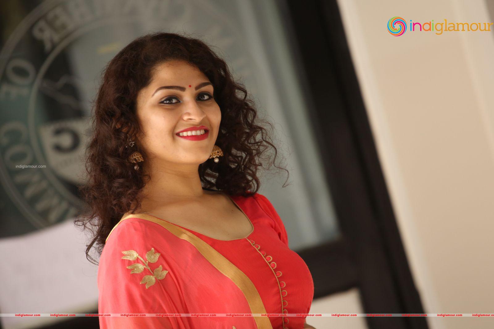 Sai Keerthana Swargam Actress hd photo