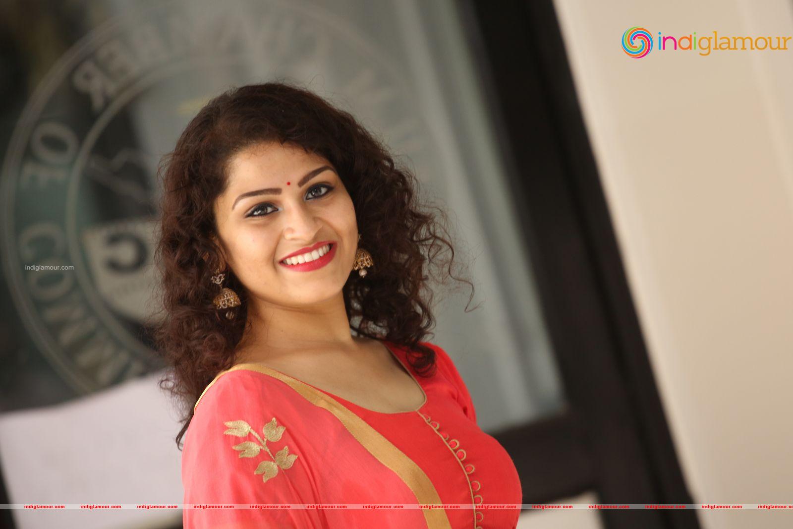 Sai Keerthana Swargam Actress hd photo